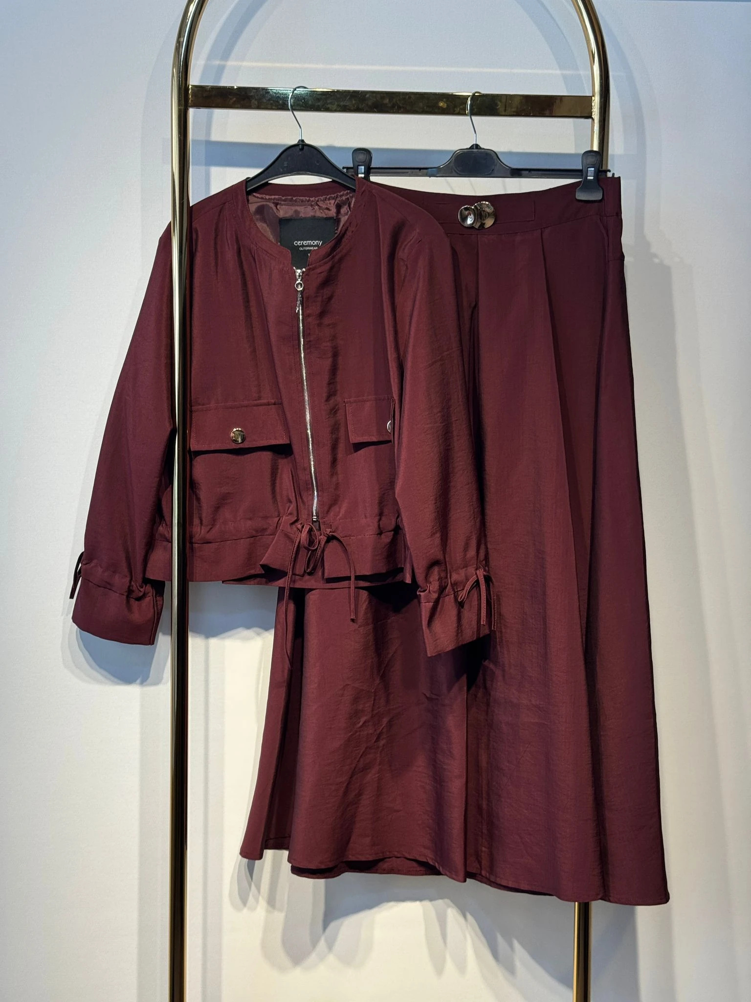 CEREMONY Eteği Toka Detaylı Kısa Ceketli Takım