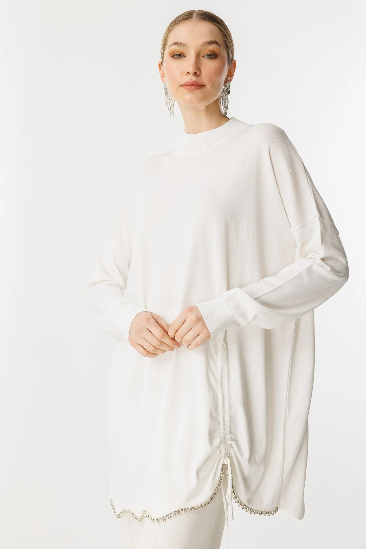 GHİSA ETEK UCU TAŞ DETAYLI TRİKO TUNİK