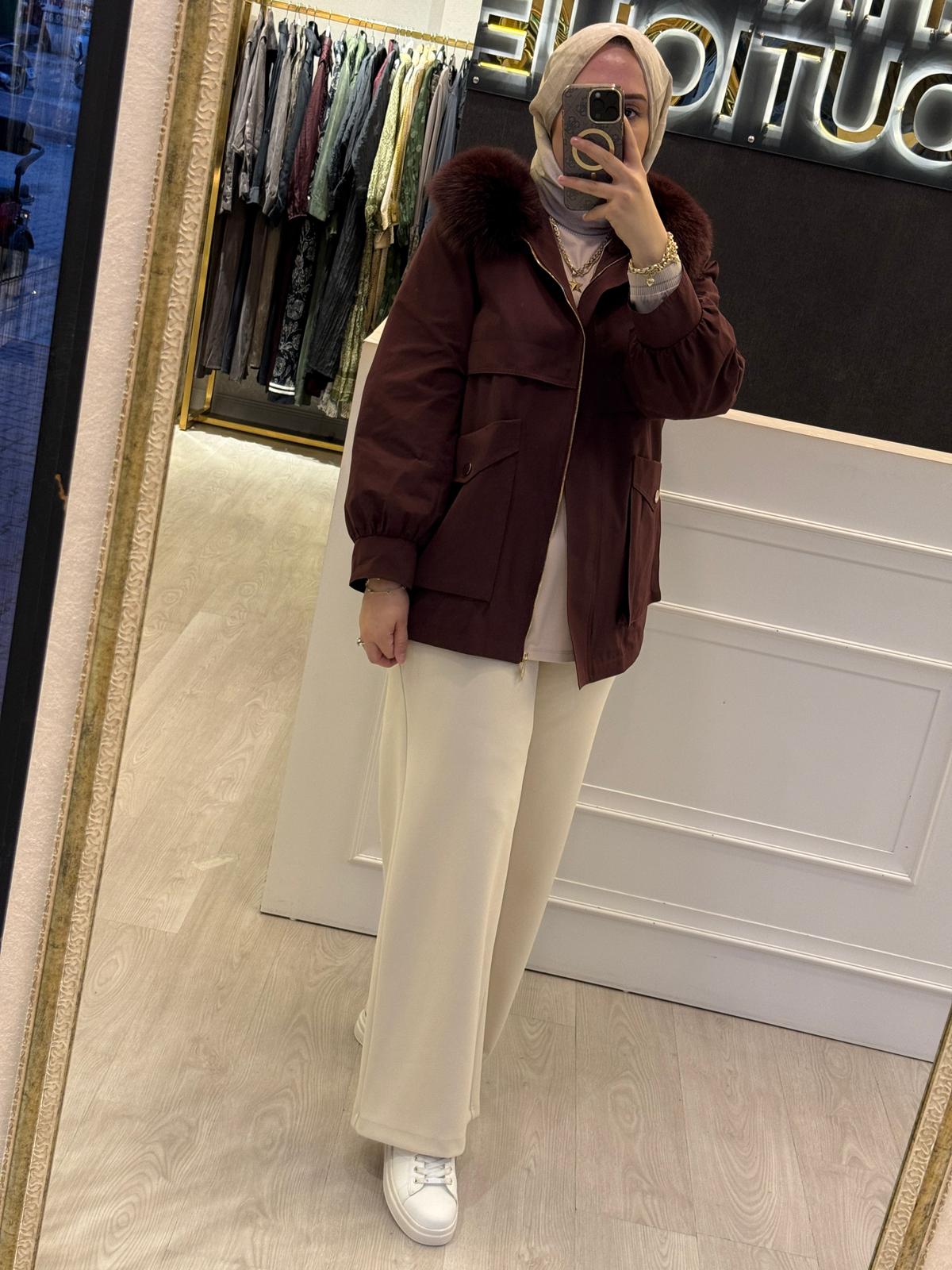 LİSA EXCLUSİVE Kürklü Çıt Kısa Trenç