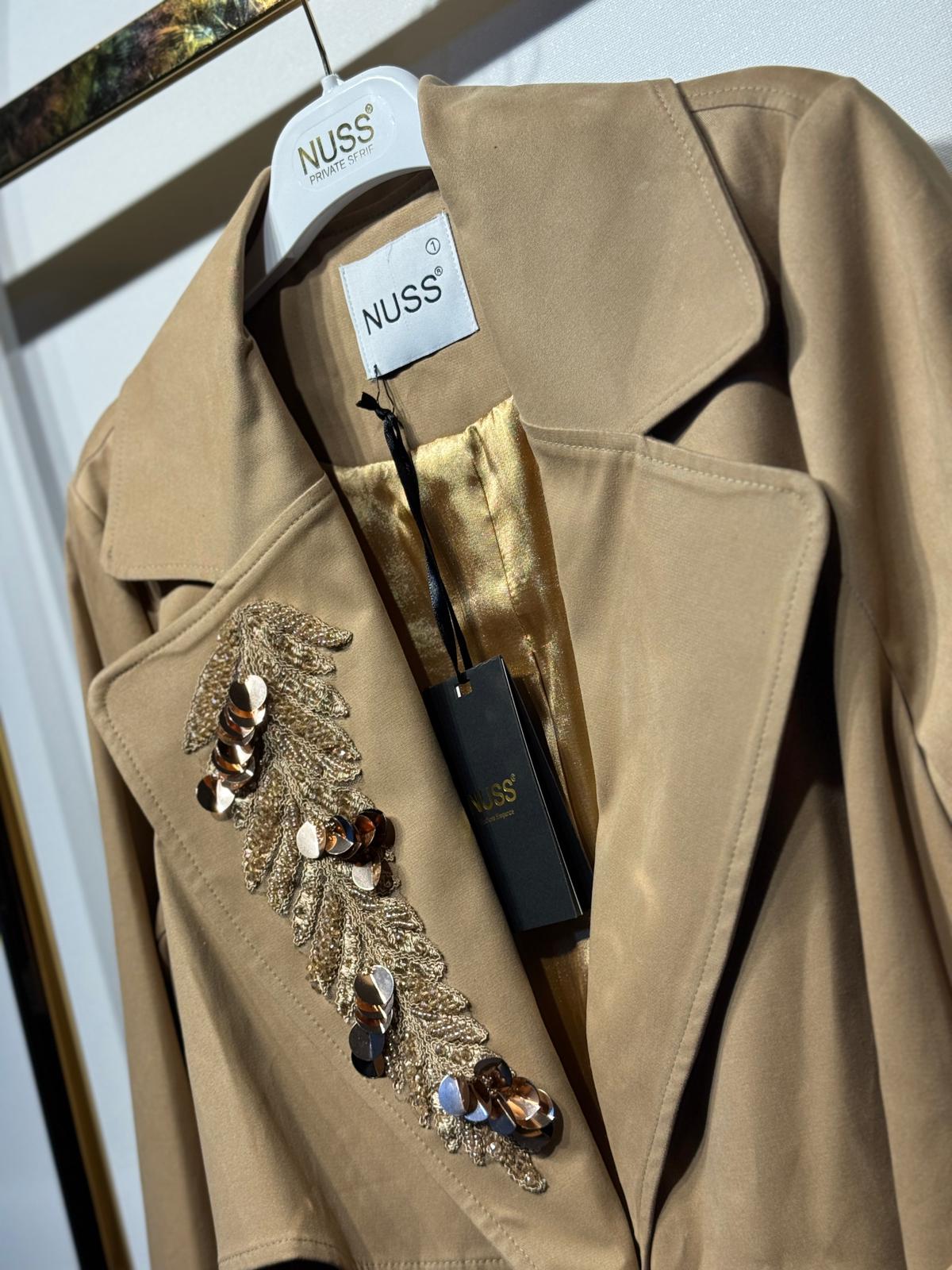 NUSS Yaka Taş ve Payet İşlemeli Trenç