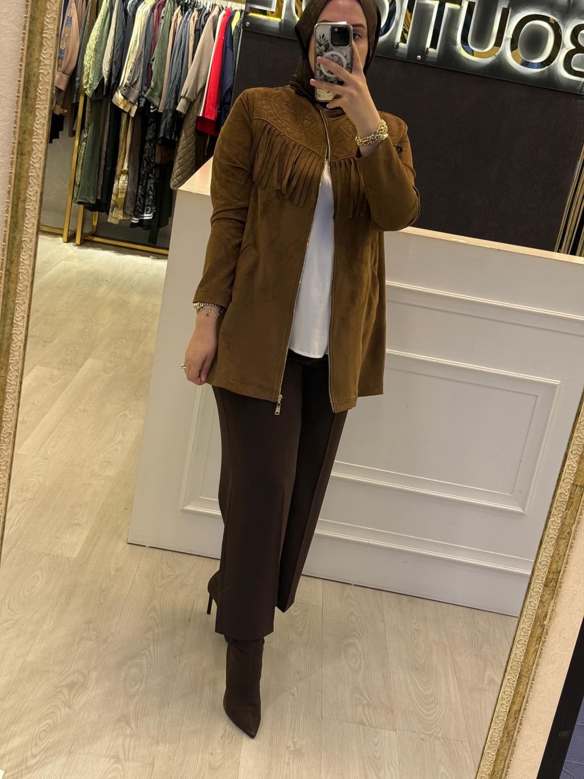 NUSS Süet Nakışlı Kısa Kap