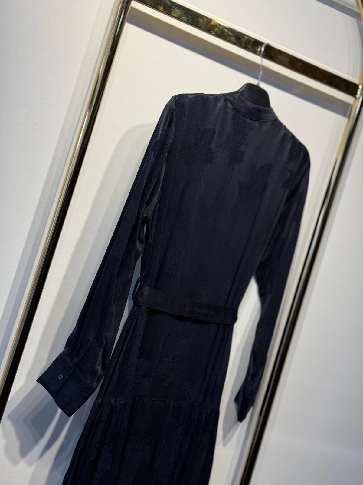 MİSSWHENCE 38809 Desenli İpek Cupra Kumaş Hakim Yaka Belden Bağlamalı Önden Düğmeli Uzun Elbise