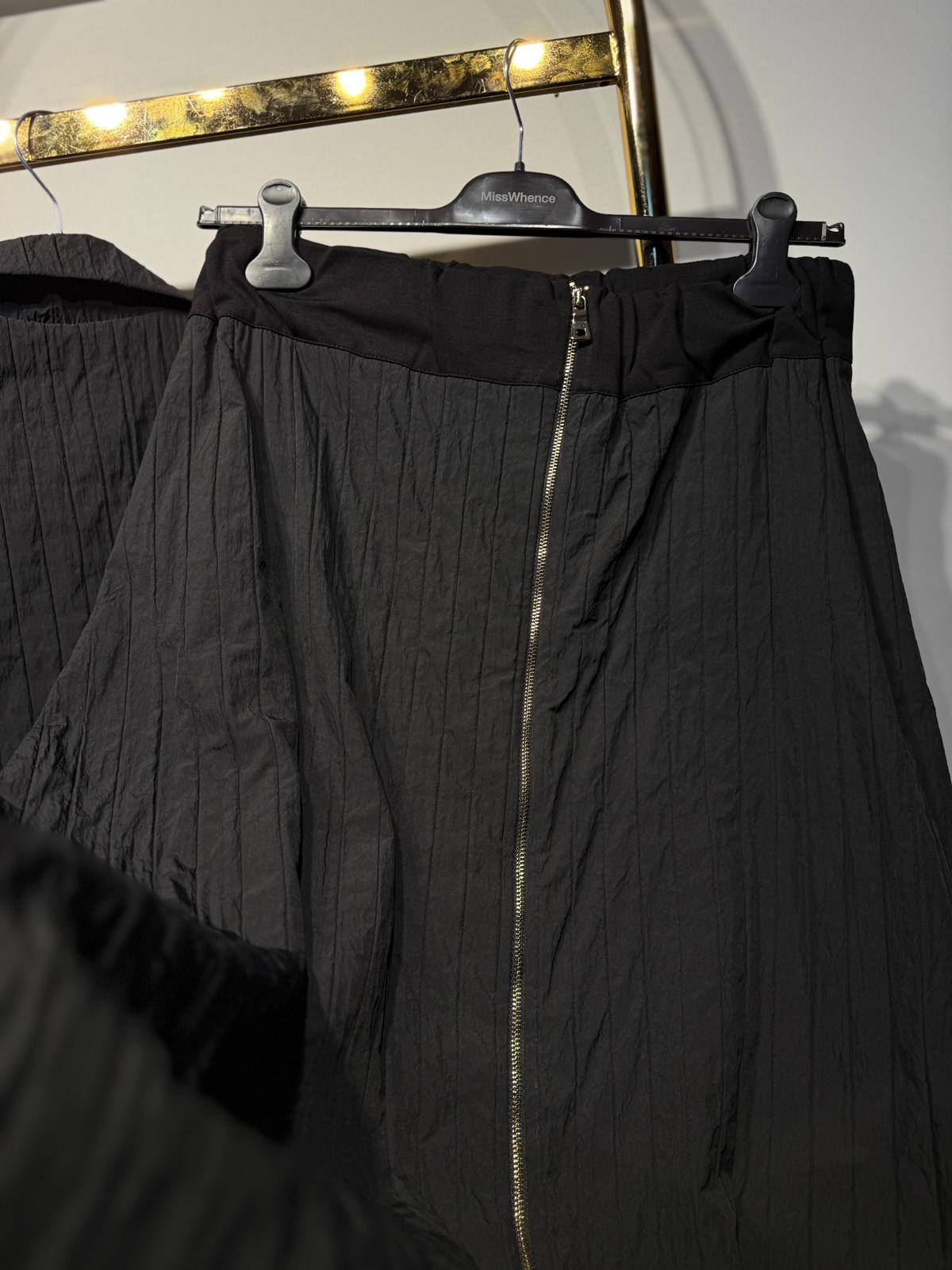 MİSSWHENCE 38216 Gold Fermuar Detaylı Kabartma Kumaş Ceket Etek Takım