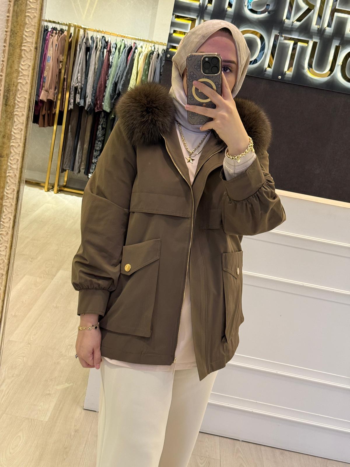 LİSA EXCLUSİVE Kürklü Çıt Kısa Trenç