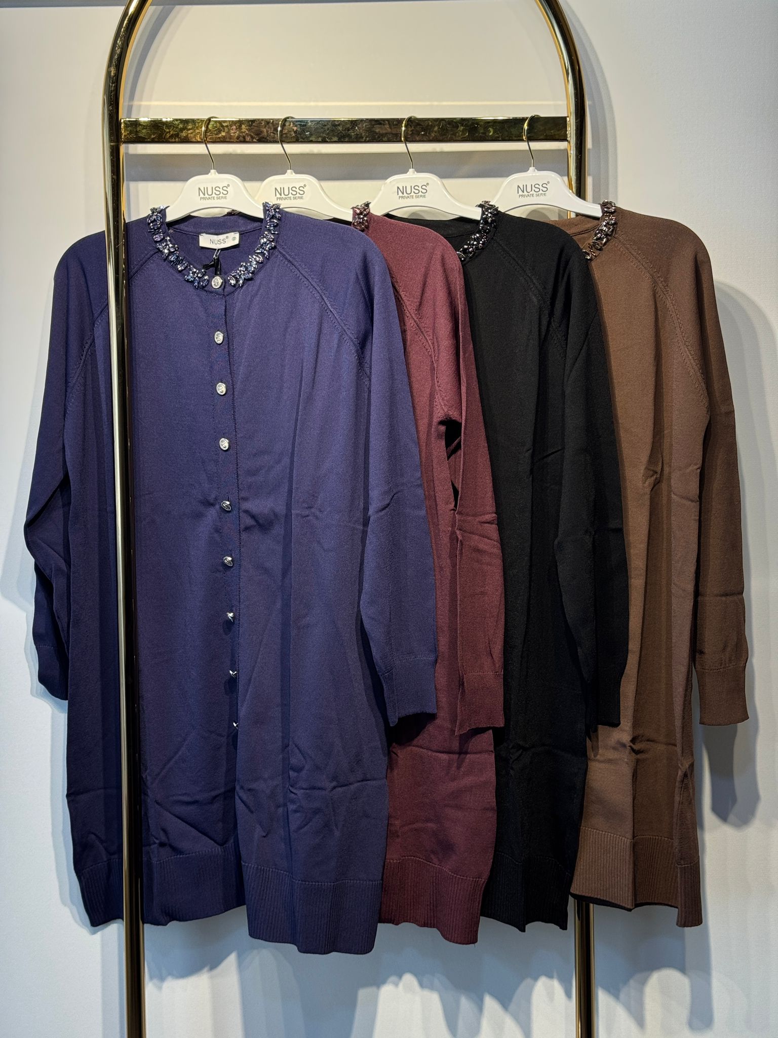 NUSS Boyun Taş Detaylı Önden Düğmeli Merserize Hırka