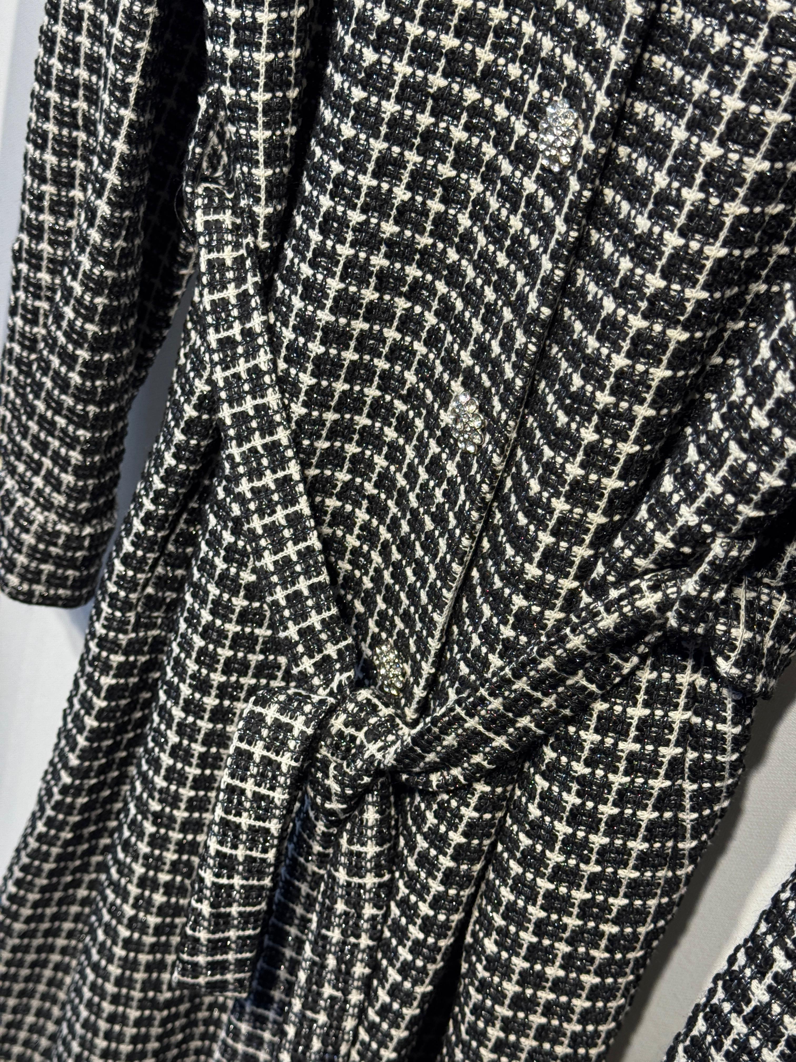 FUAT GÜRSEN Tasarım Yaka Kürk Detaylı Pırlanta Düğmeli Uzun Kap