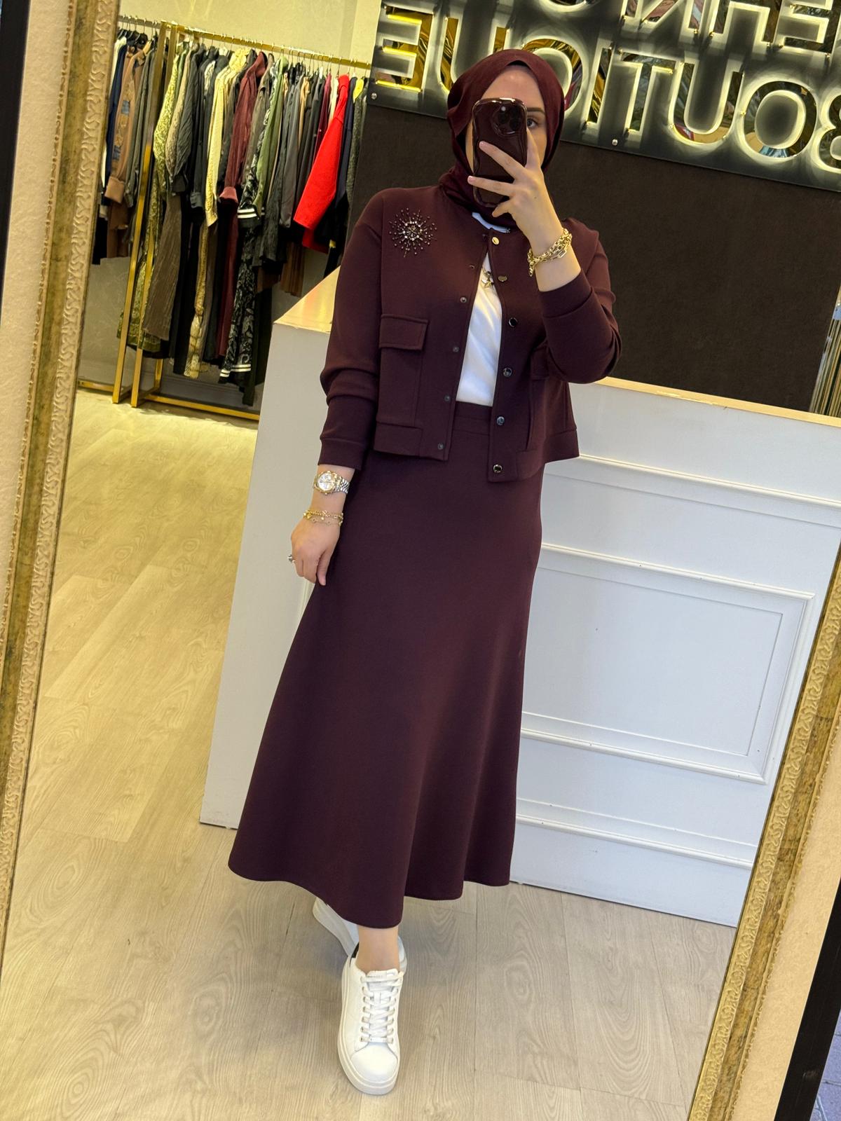 NUSS Göğüs Yıldız Pırlanta İşlemeli Ceket Etek Takım