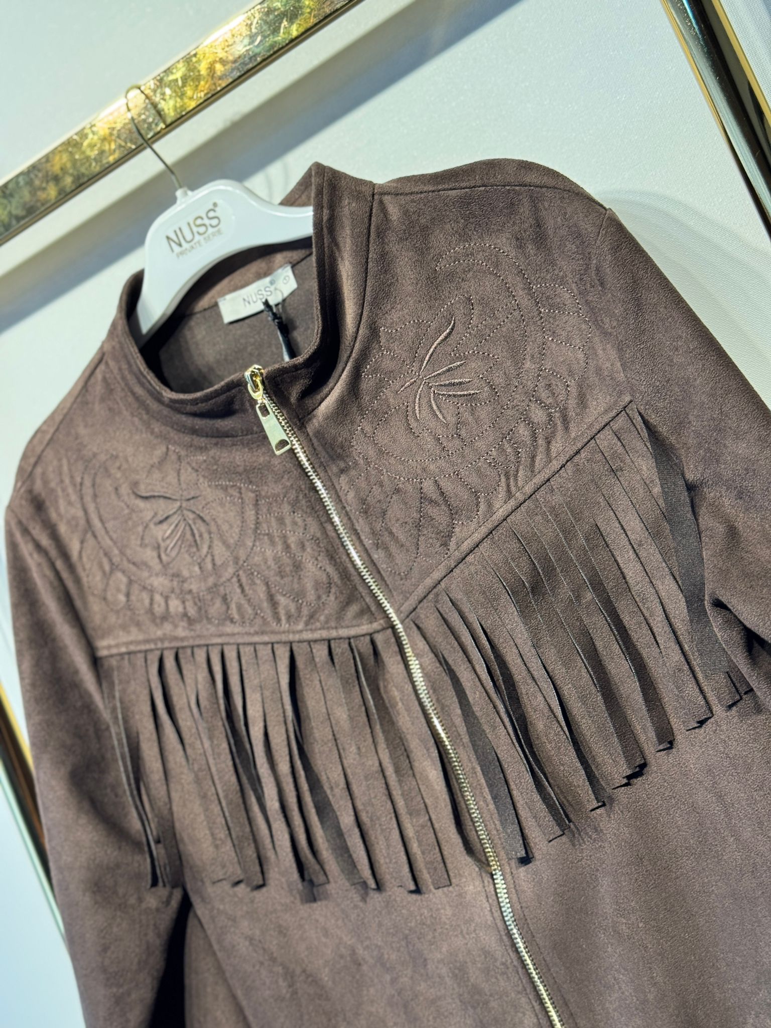 NUSS Süet Nakışlı Kısa Kap