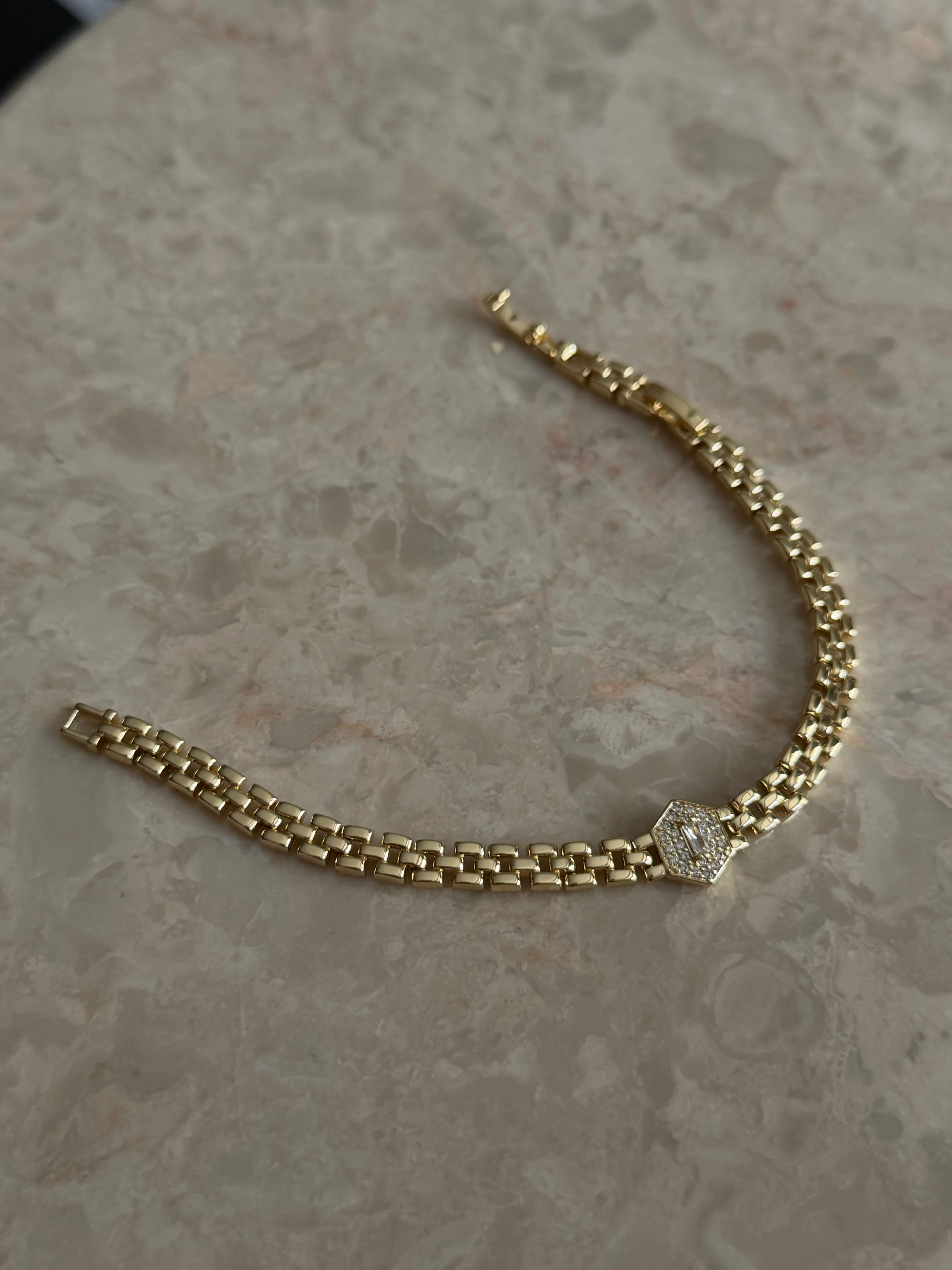 Örme altıgen bileklik