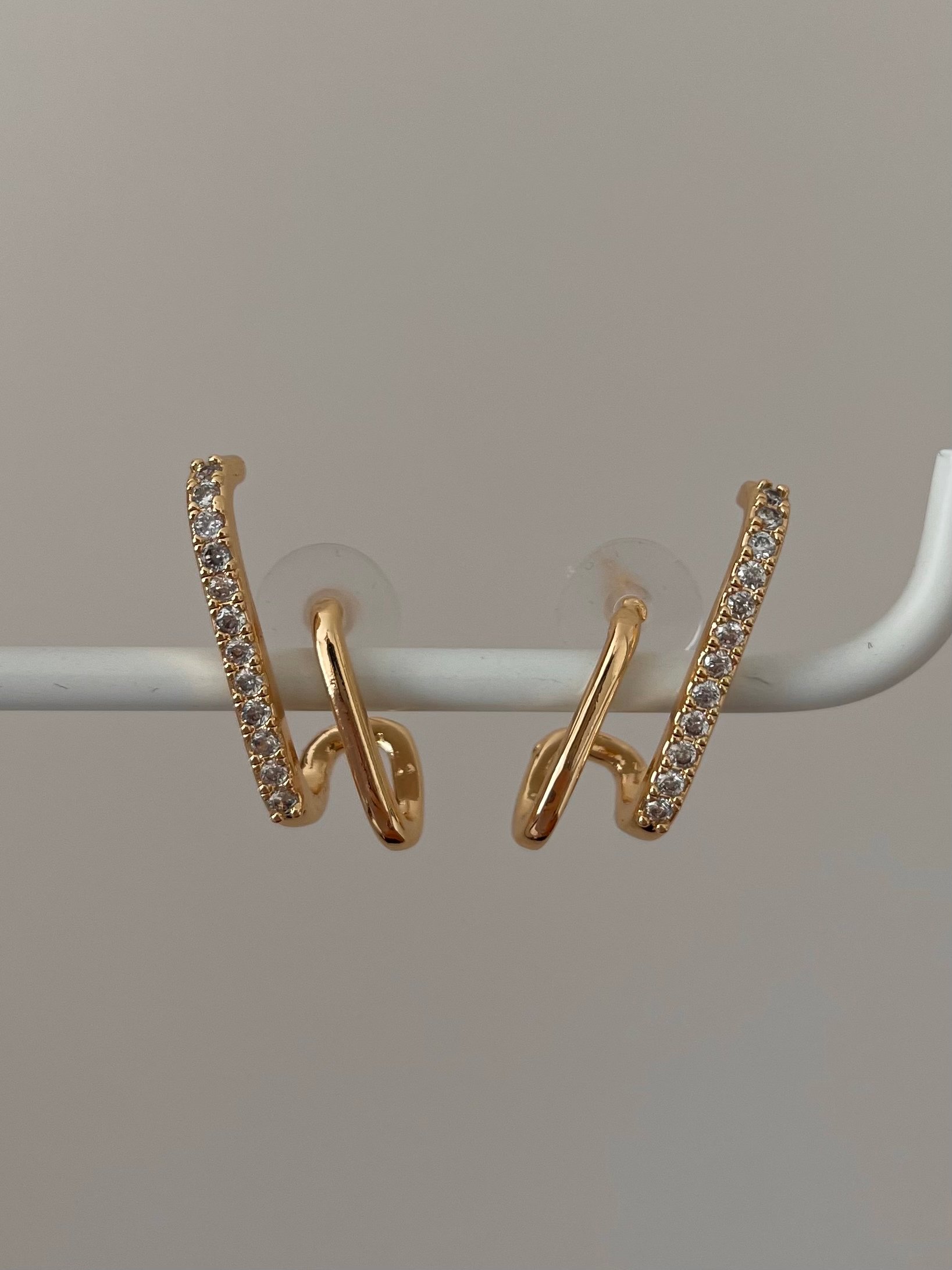 Earcufflı 2’li Taşlı Küpe