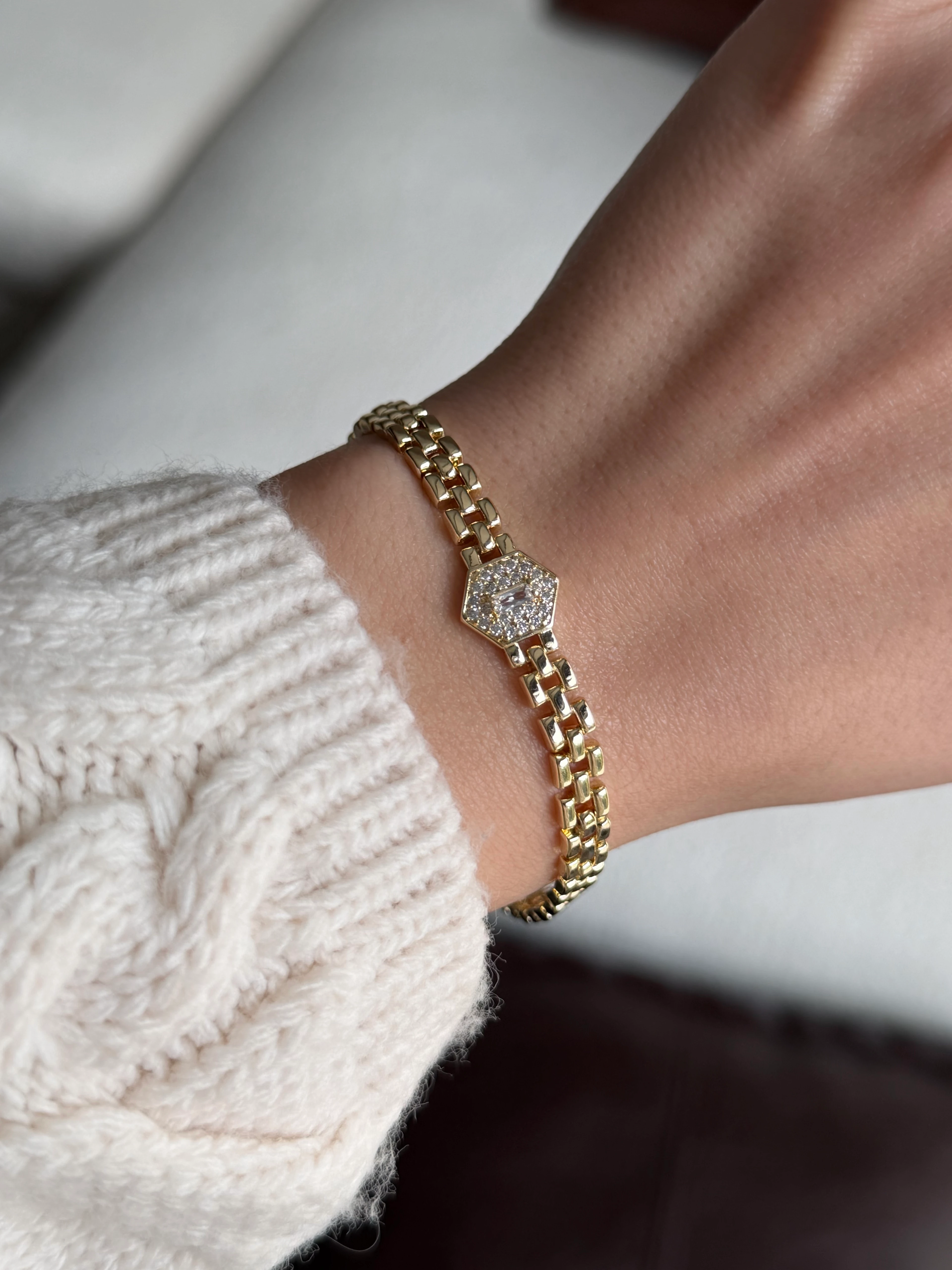 Örme altıgen bileklik