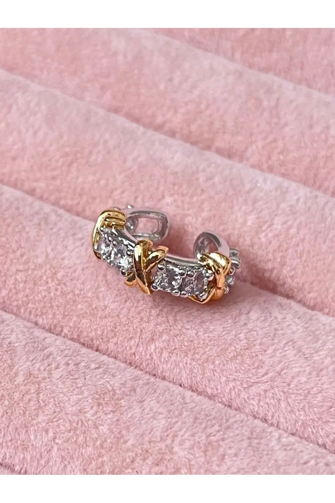 Tiffany X Taşlı Earcuff
