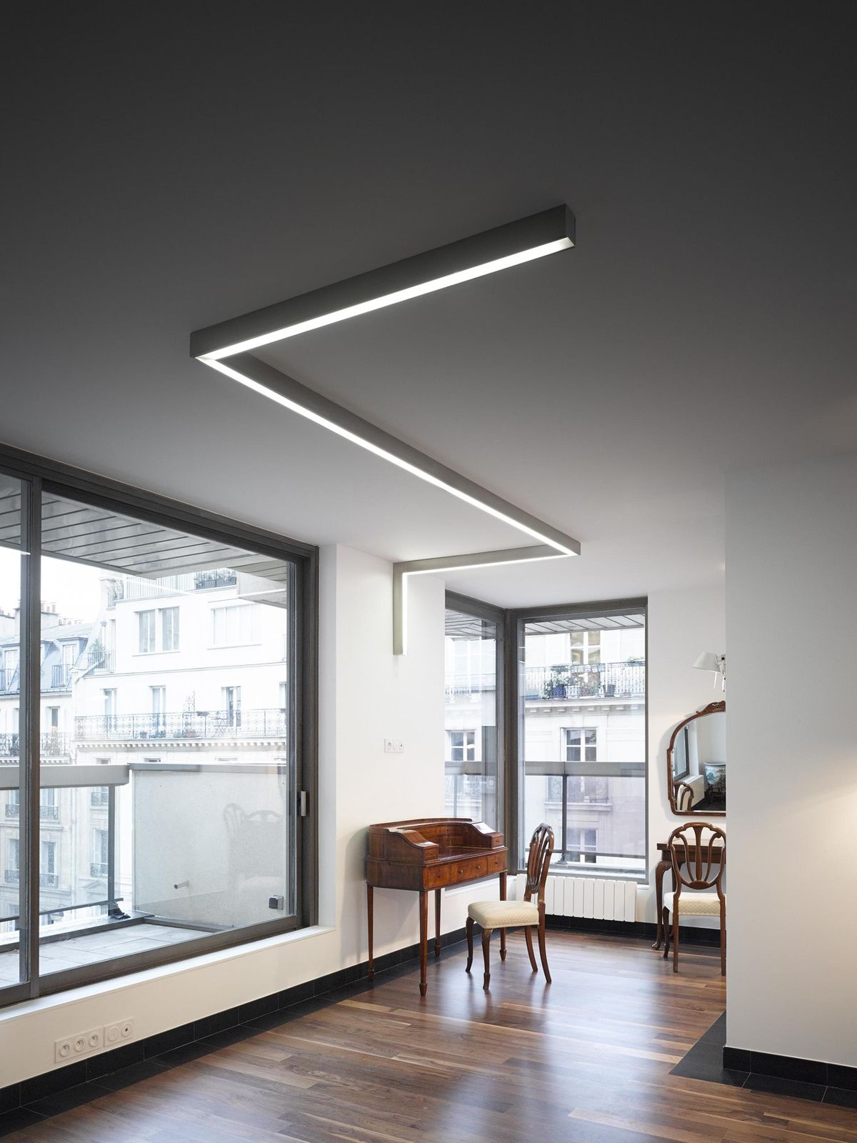 1 METRE SİYAH KASA LİNEER LED 