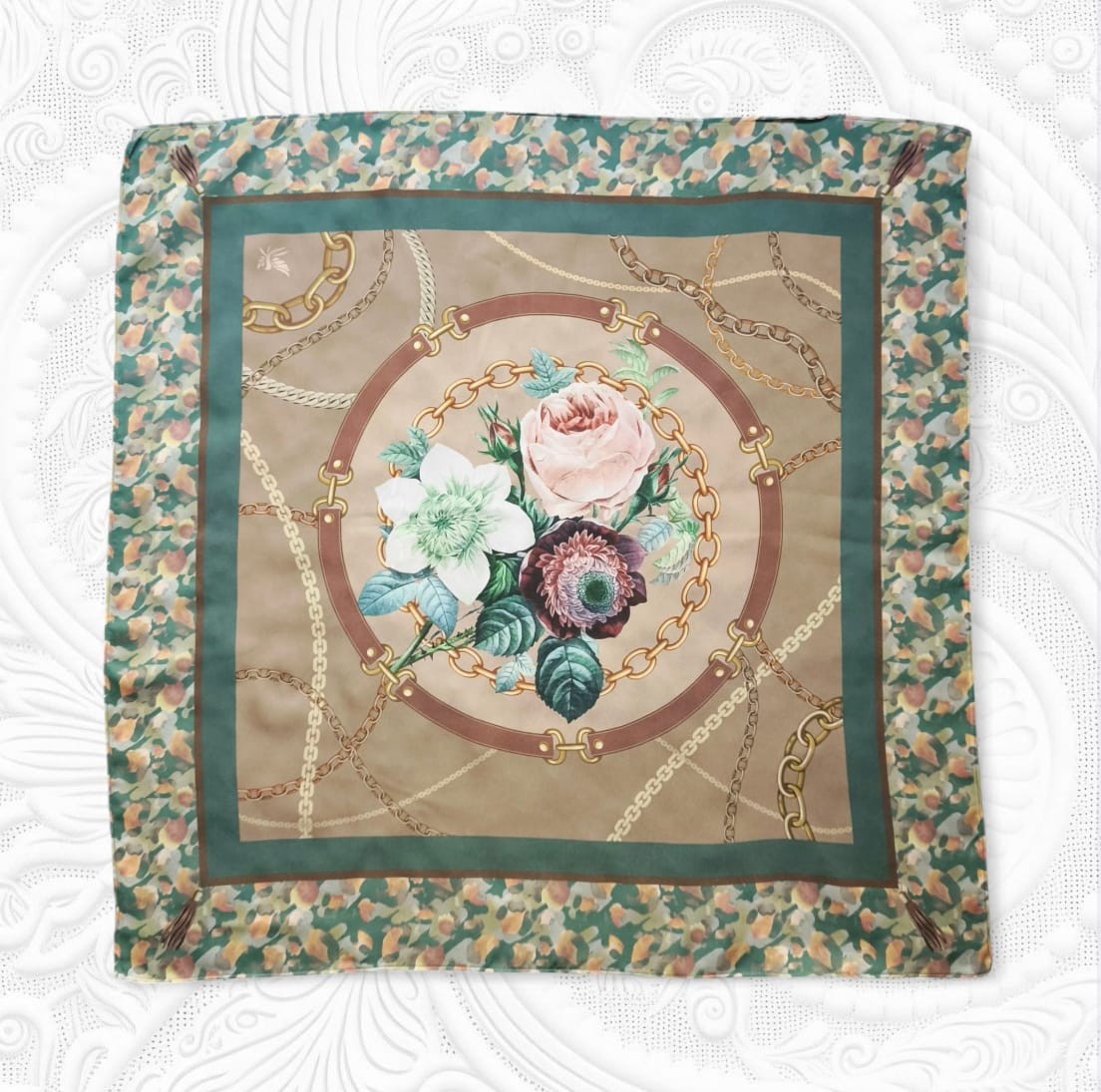 FULAR - ÇİÇEKLİ DİRENİŞ - 65X65 CM 