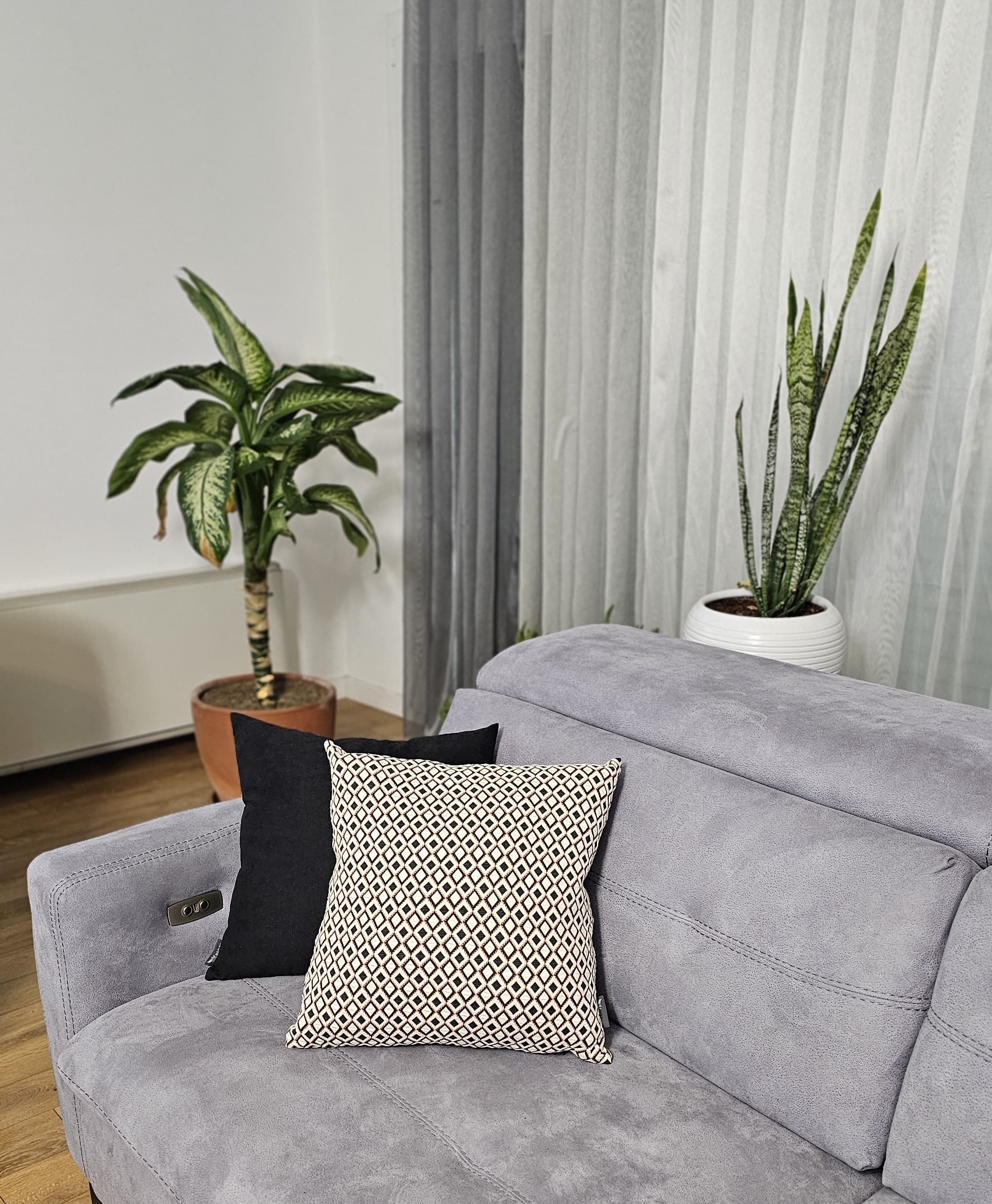 KAPITONE KIRLENT KILIFI  , KREM-SİYAH