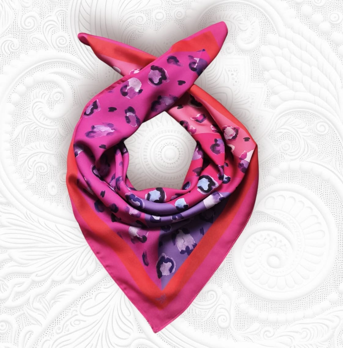FULAR - LEOPARIN İZLERİ - 65X65 CM 