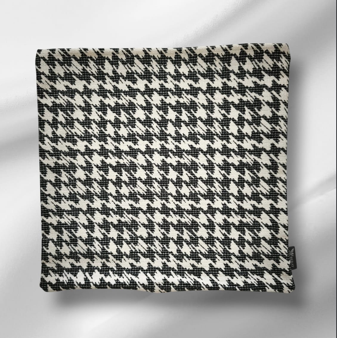 KAZAYAĞI BASKILI DOKUMA KIRLENT KILIFI , SİYAH-KREM