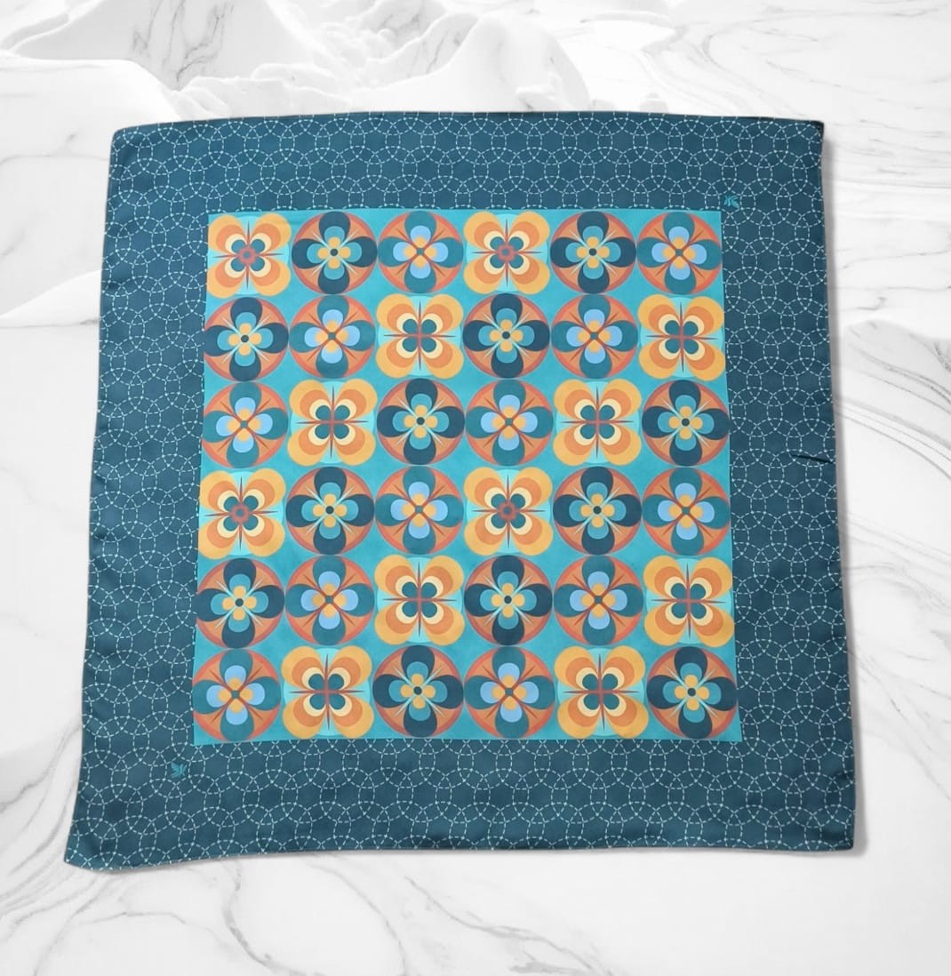 FULAR - RETRO ÇİÇEKLER - 65X65 CM