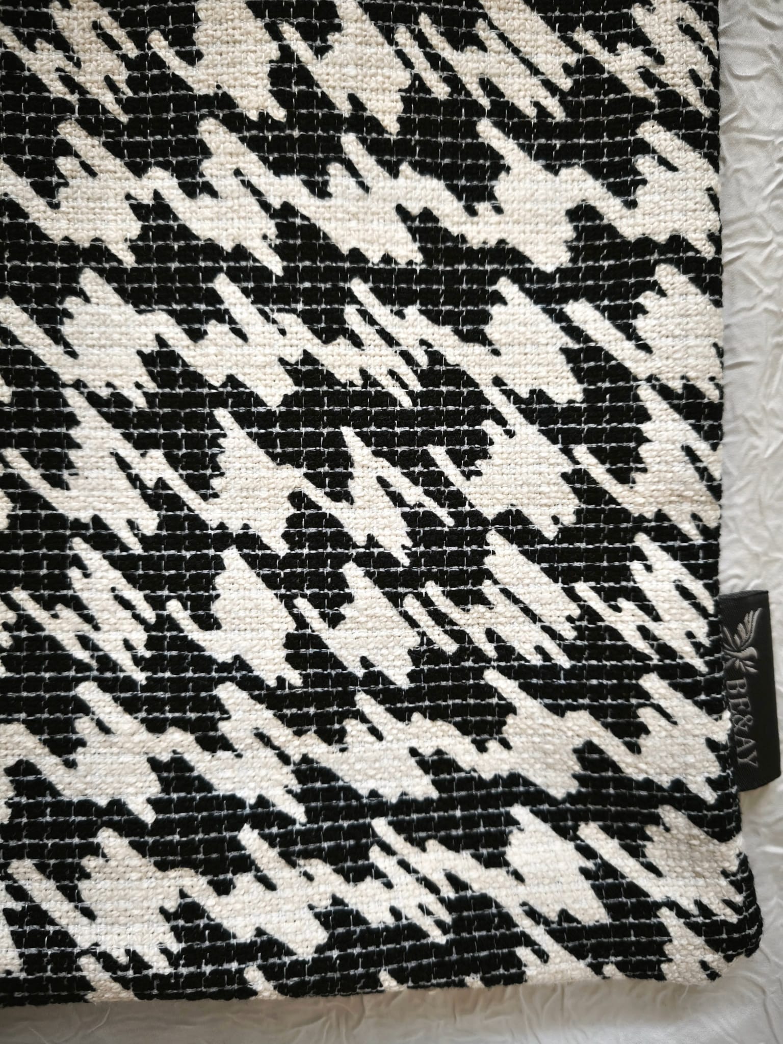 KAZAYAĞI BASKILI DOKUMA KIRLENT KILIFI , SİYAH-KREM