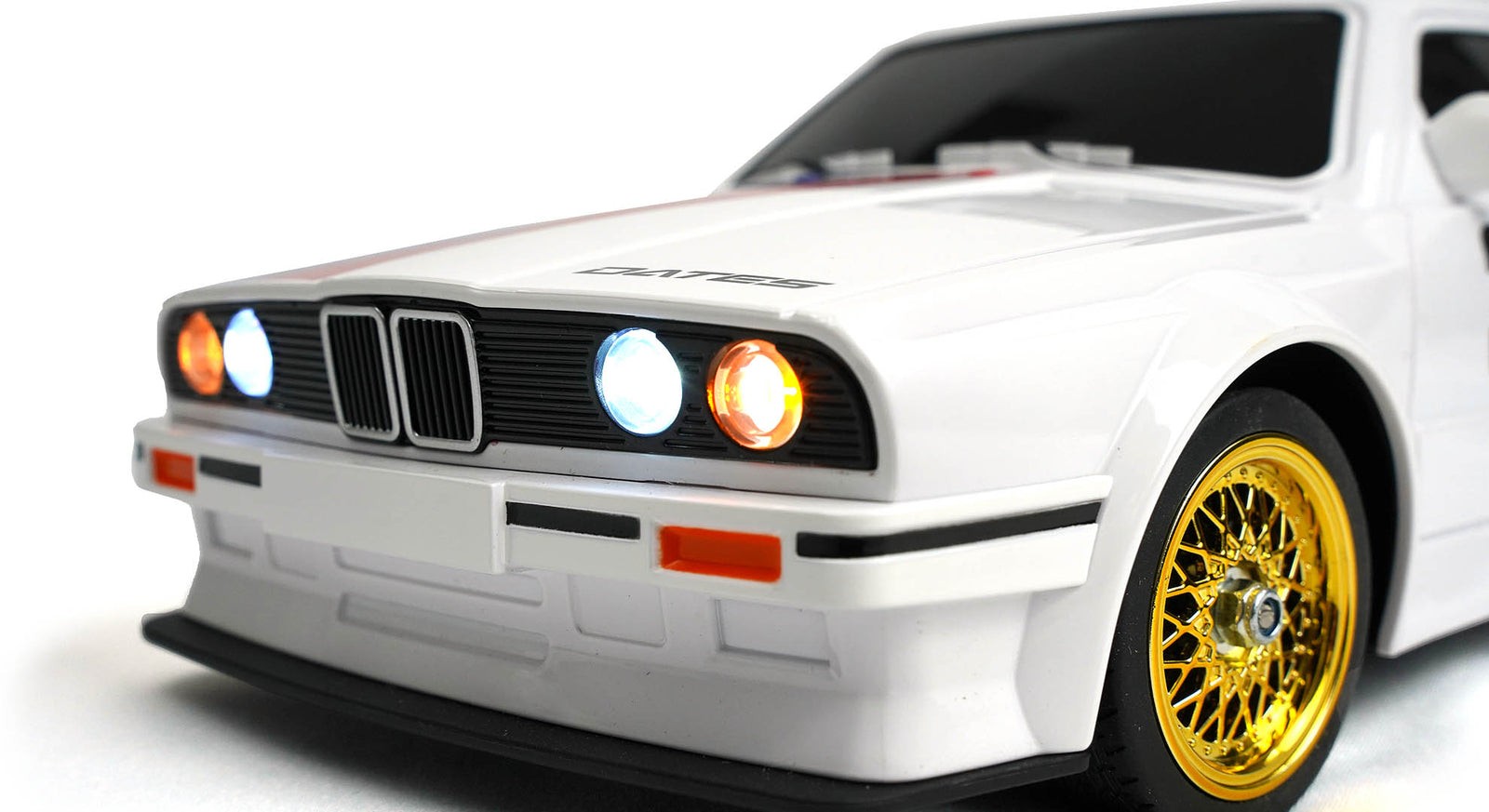 Retro Drift 1:16 Ölçek 2.4G RC Araba 7.4V Lithium Şarj Edilebilir Harika Drift