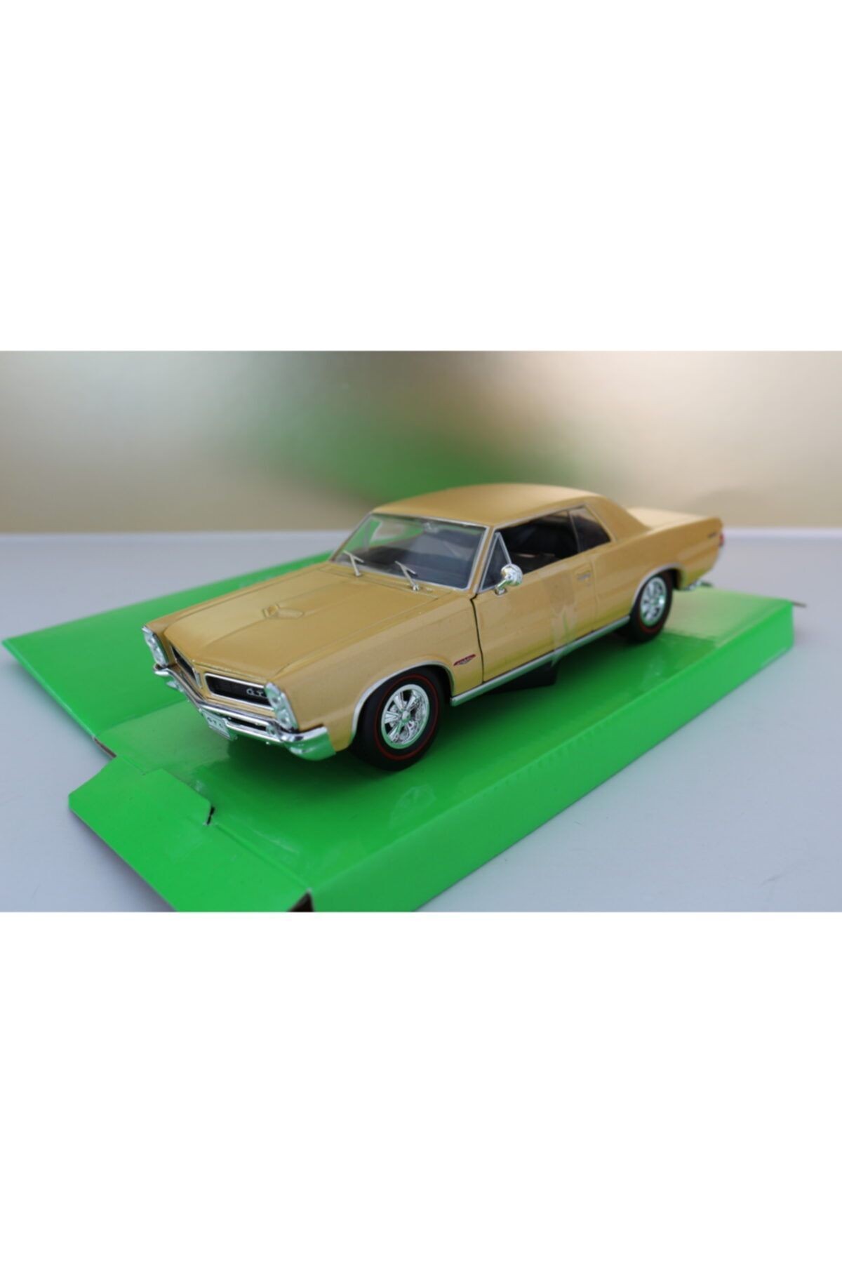 1/24 Ölçek 1965 Pontiac Gto Model Araba (sarı)