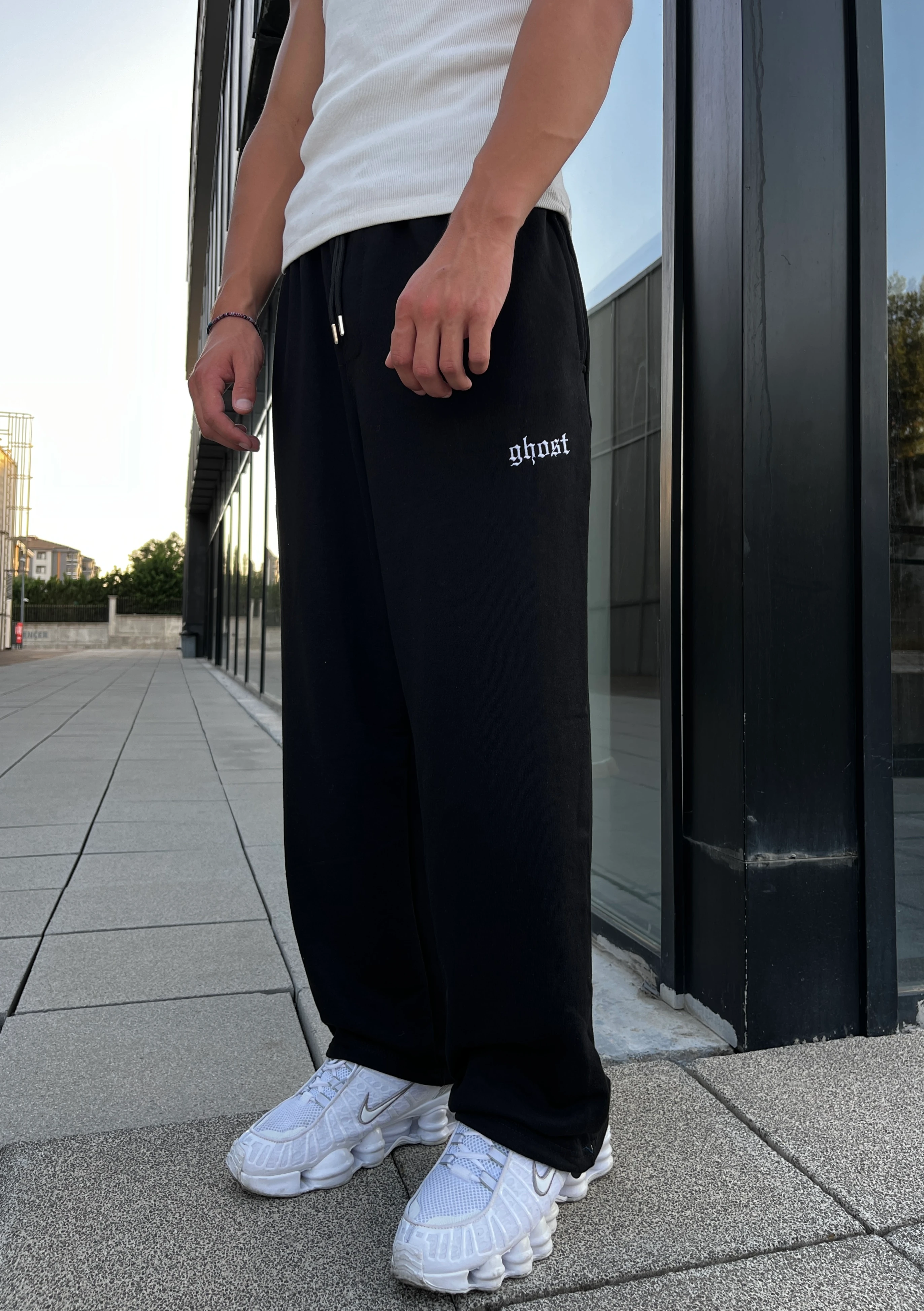 Ghost Nakışlı Paça Lastikli Siyah Baggy Eşofman G1023