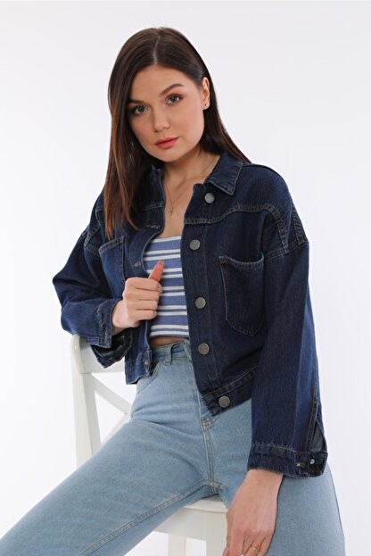 Kadın Düğmeli Çift Cepli Crop Denim Ceket  - KOYU MAVİ