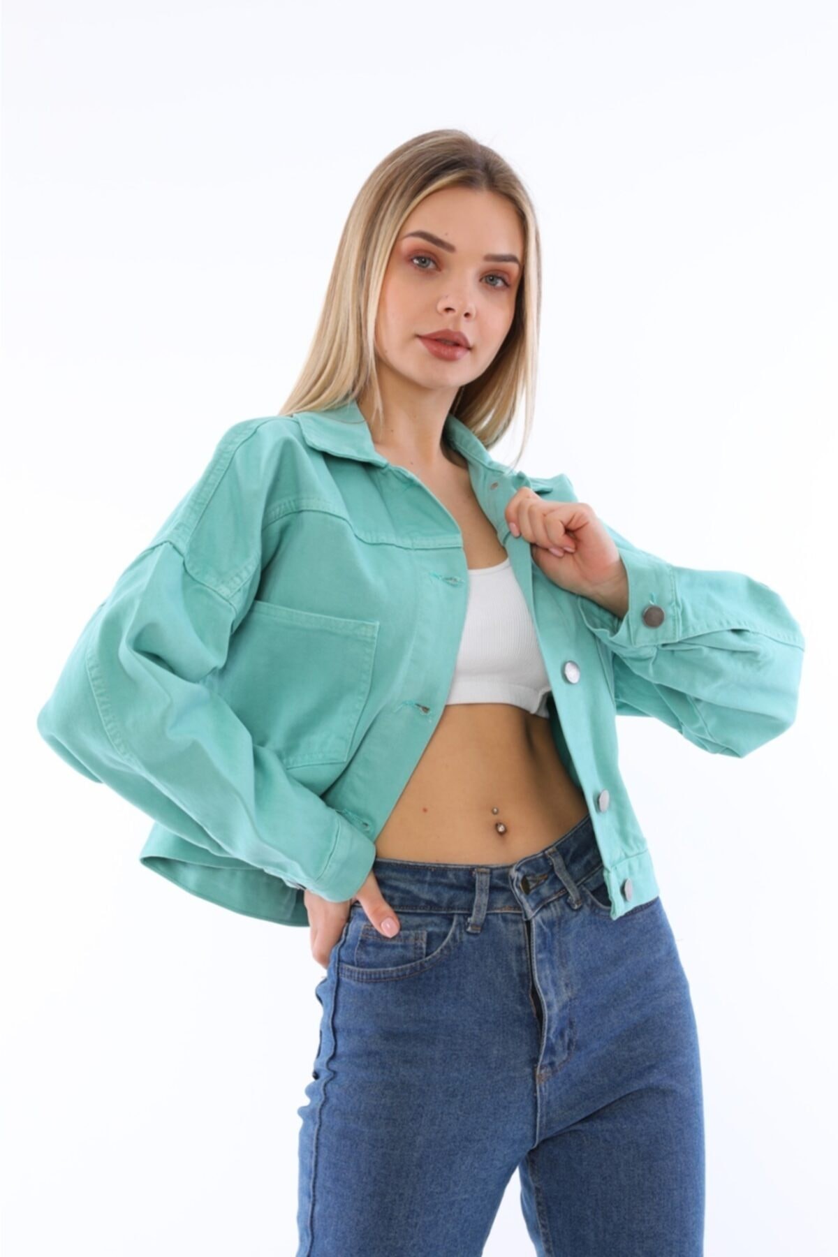 Kadın Düğmeli Çift Cepli Crop Denim Ceket  - MİNT