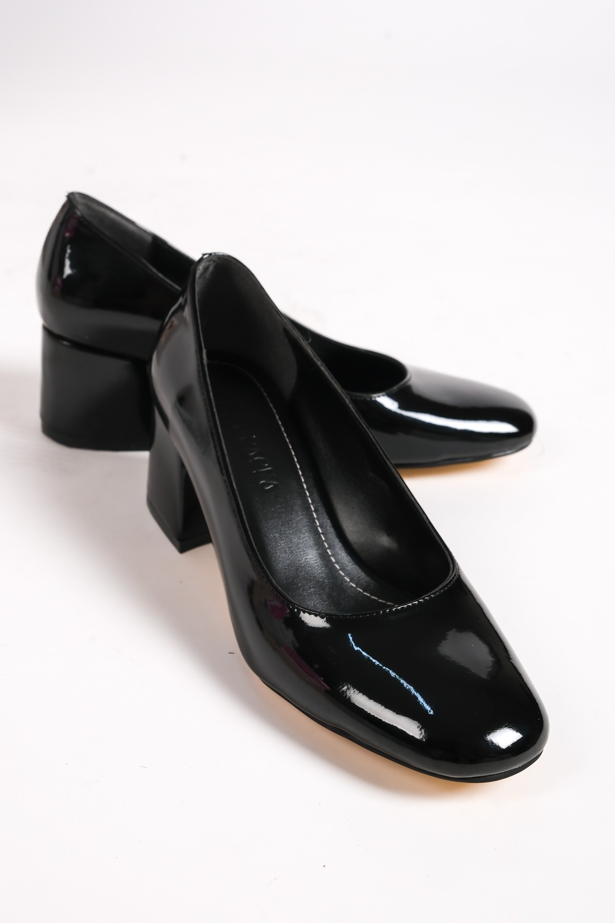 Santillana del Mar Kadın Kalın Topuklu Küt Burunlu Günlük Klasik Topuklu Ayakkabı
