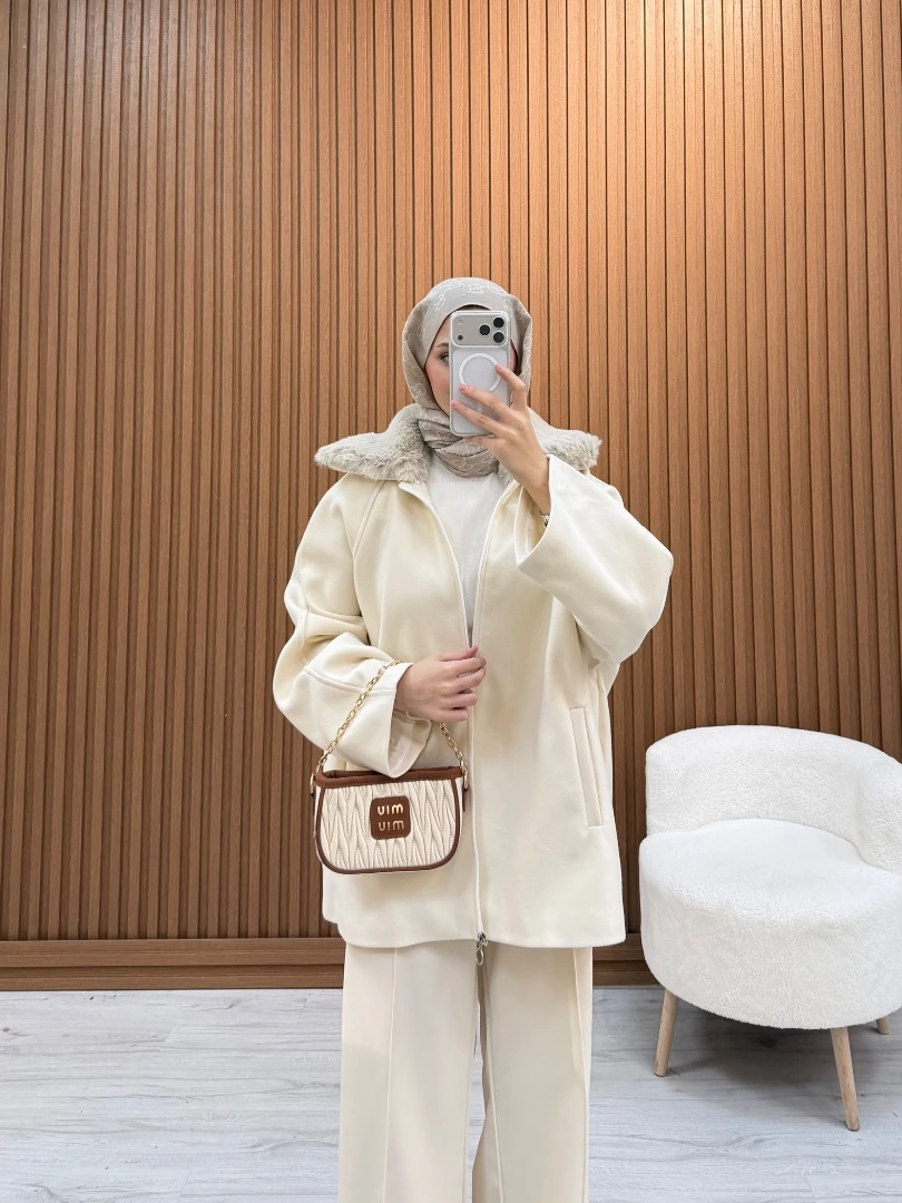 EVİLA KÜRKLÜ KAŞE KABAN EKRU