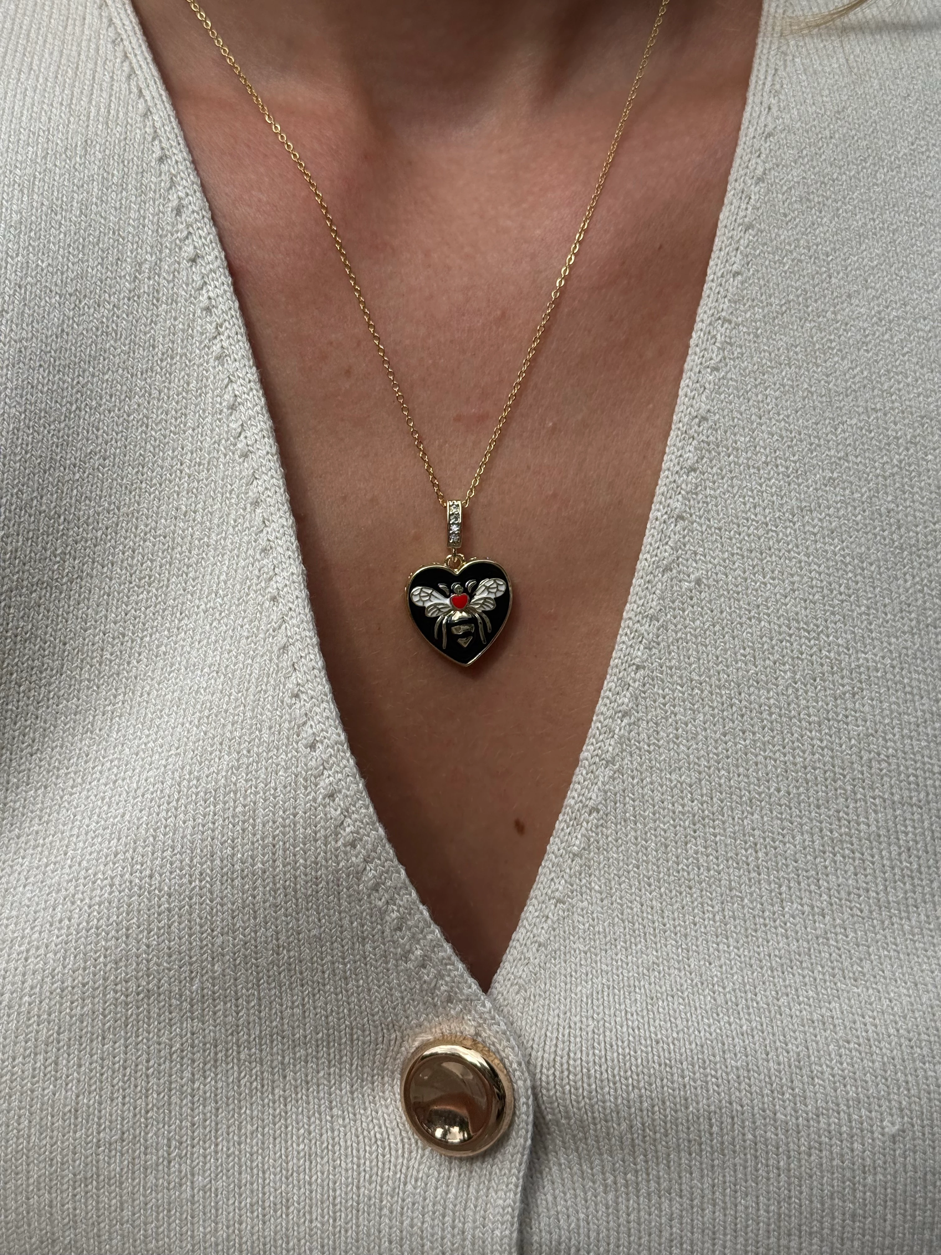 Arı Detaylı Kalp Kolye