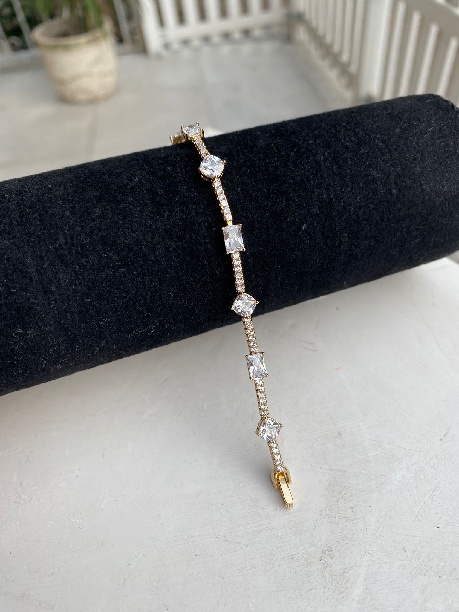 Xuping Taşlı Bileklik Modeli 1064