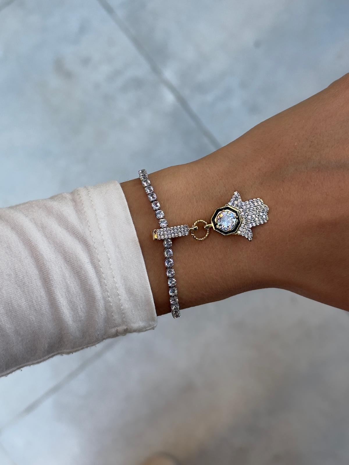 Fatma Ana Eli Charm