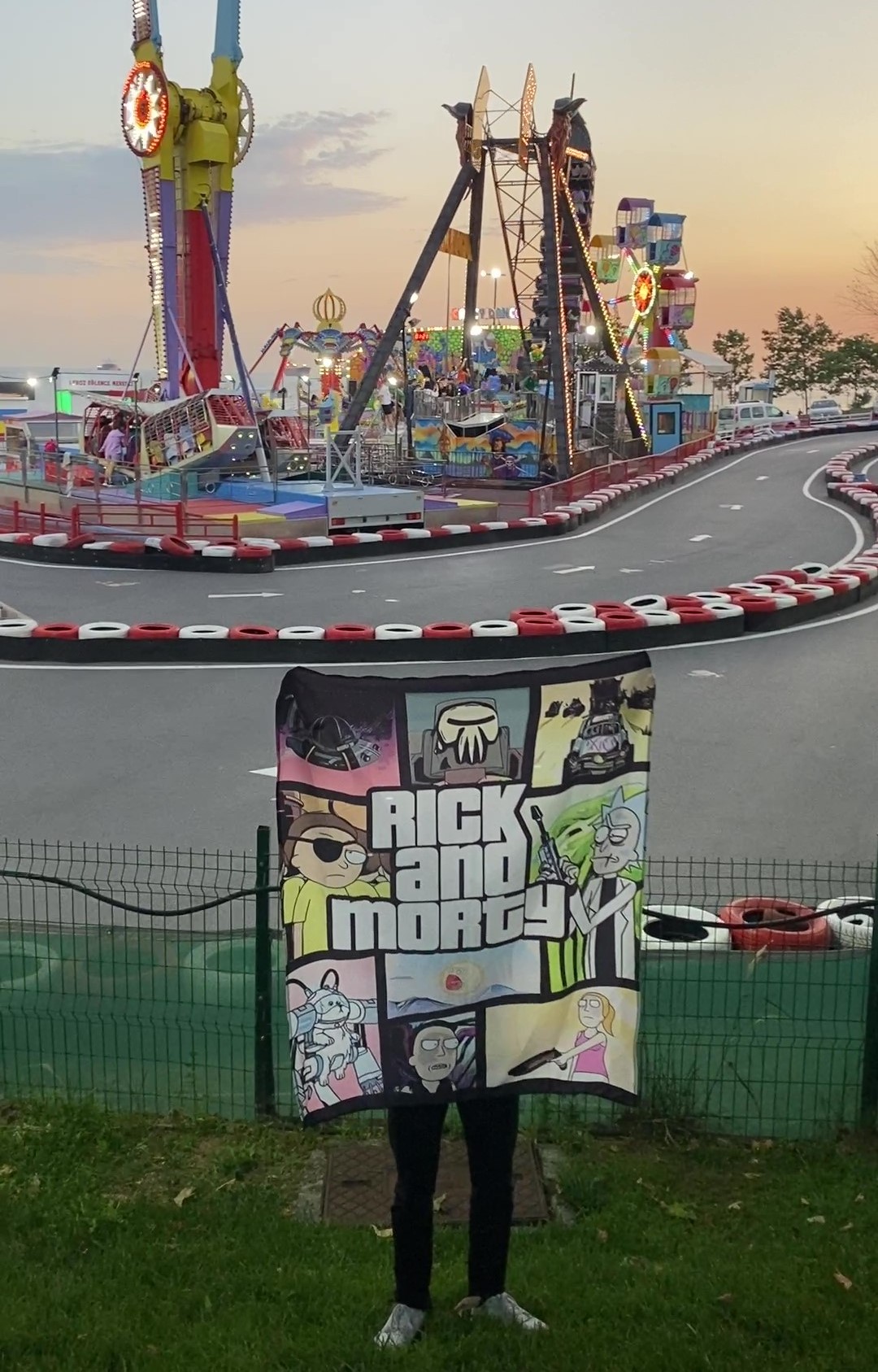 Rick and Morty Gta Duvar Örtüsü