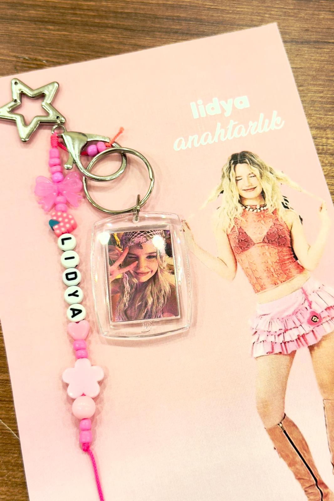Lidya Manifest Anahtarlık El Yapımı Charm Fotoğraf Çerçeveli