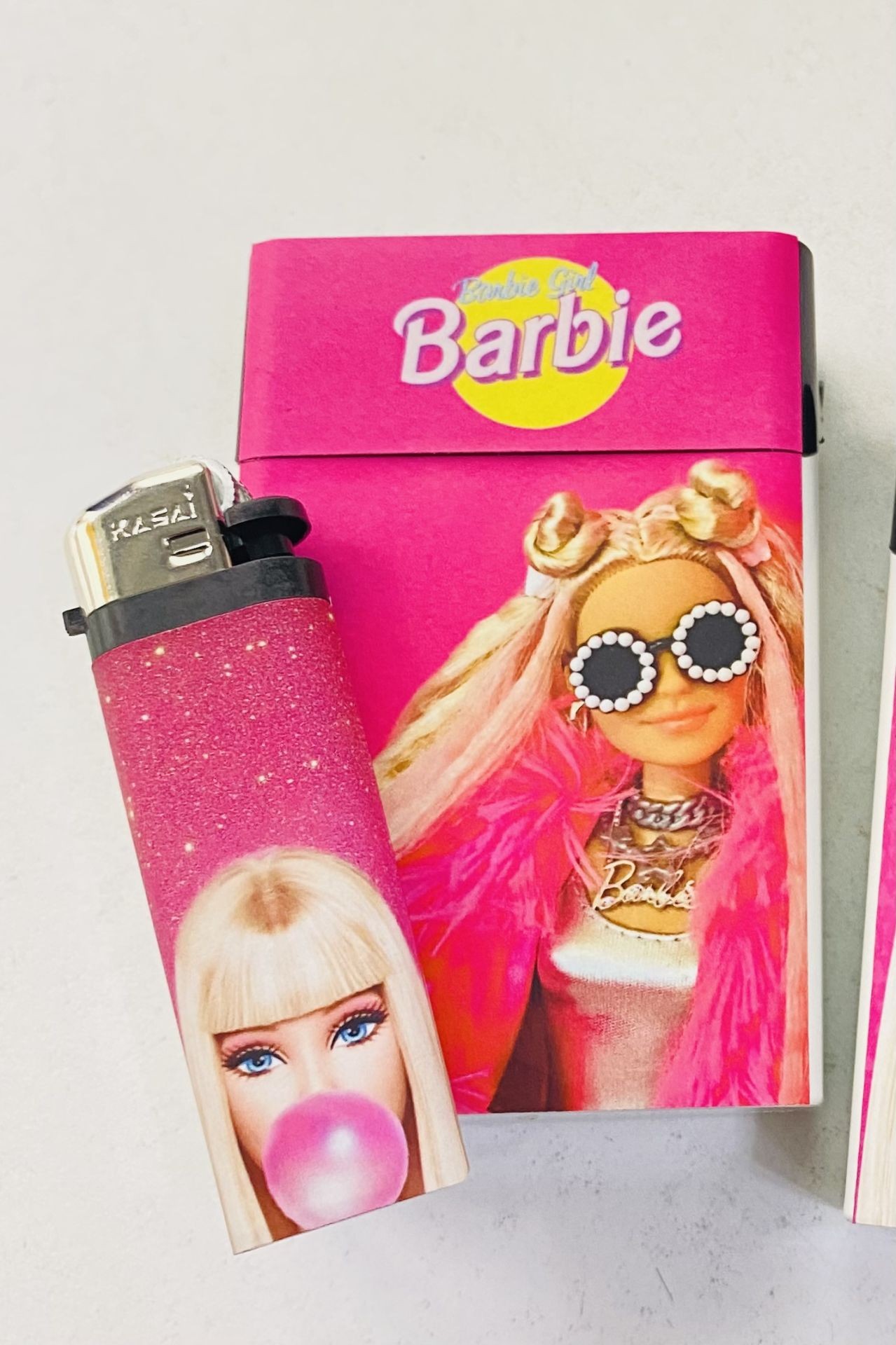 2'li Çakmak - Sigara Tabakası Seti Barbie Aşko Kuşko
