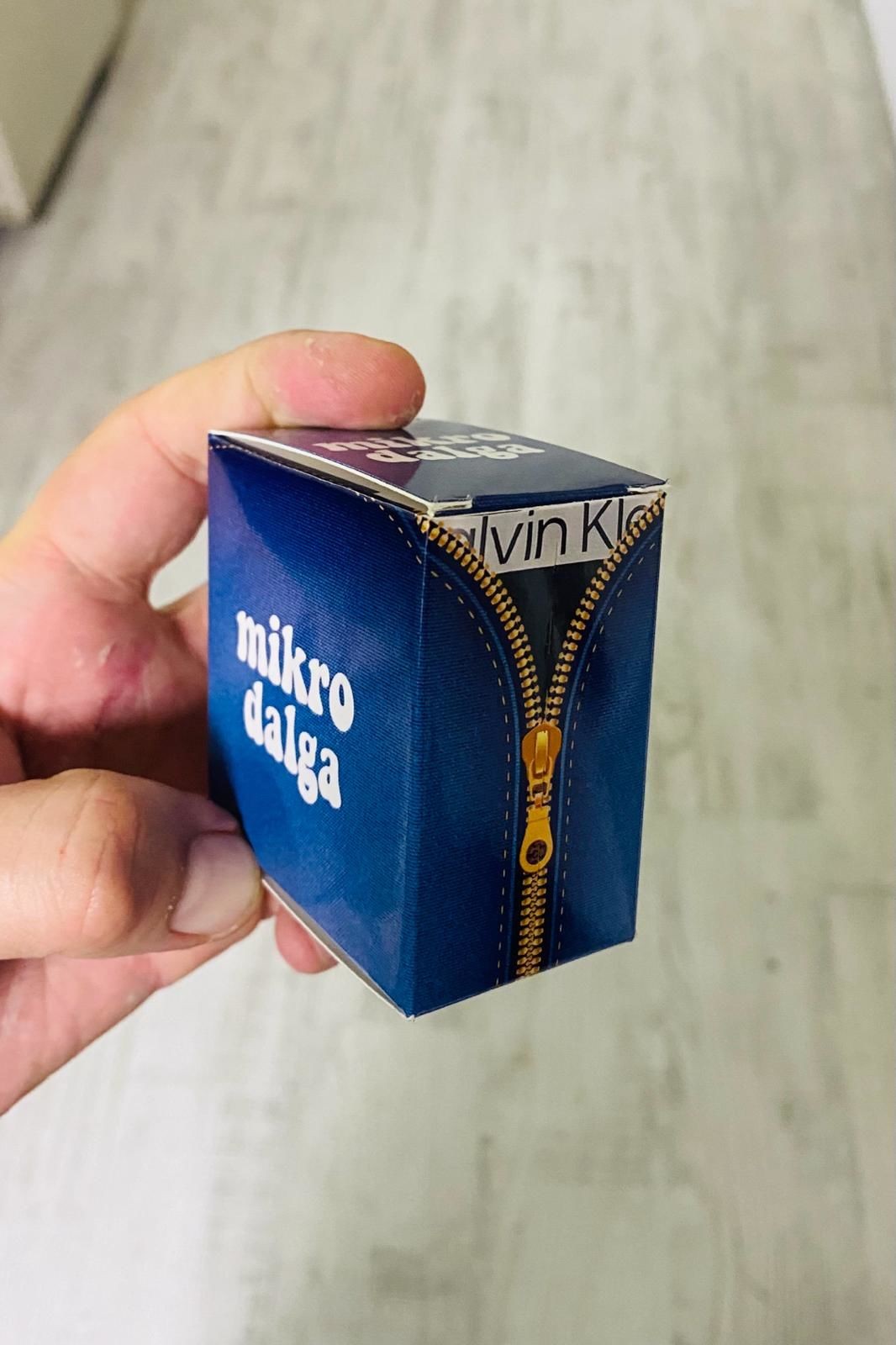 Mikro Dalga Özel Kutulu Anahtarlık +18