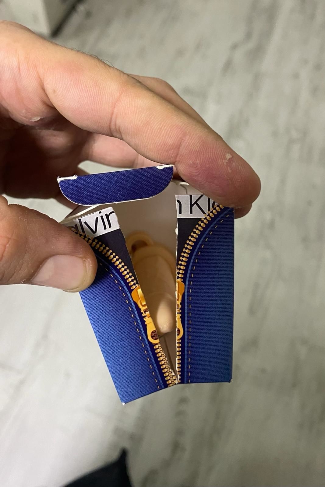Mikro Dalga Özel Kutulu Anahtarlık +18