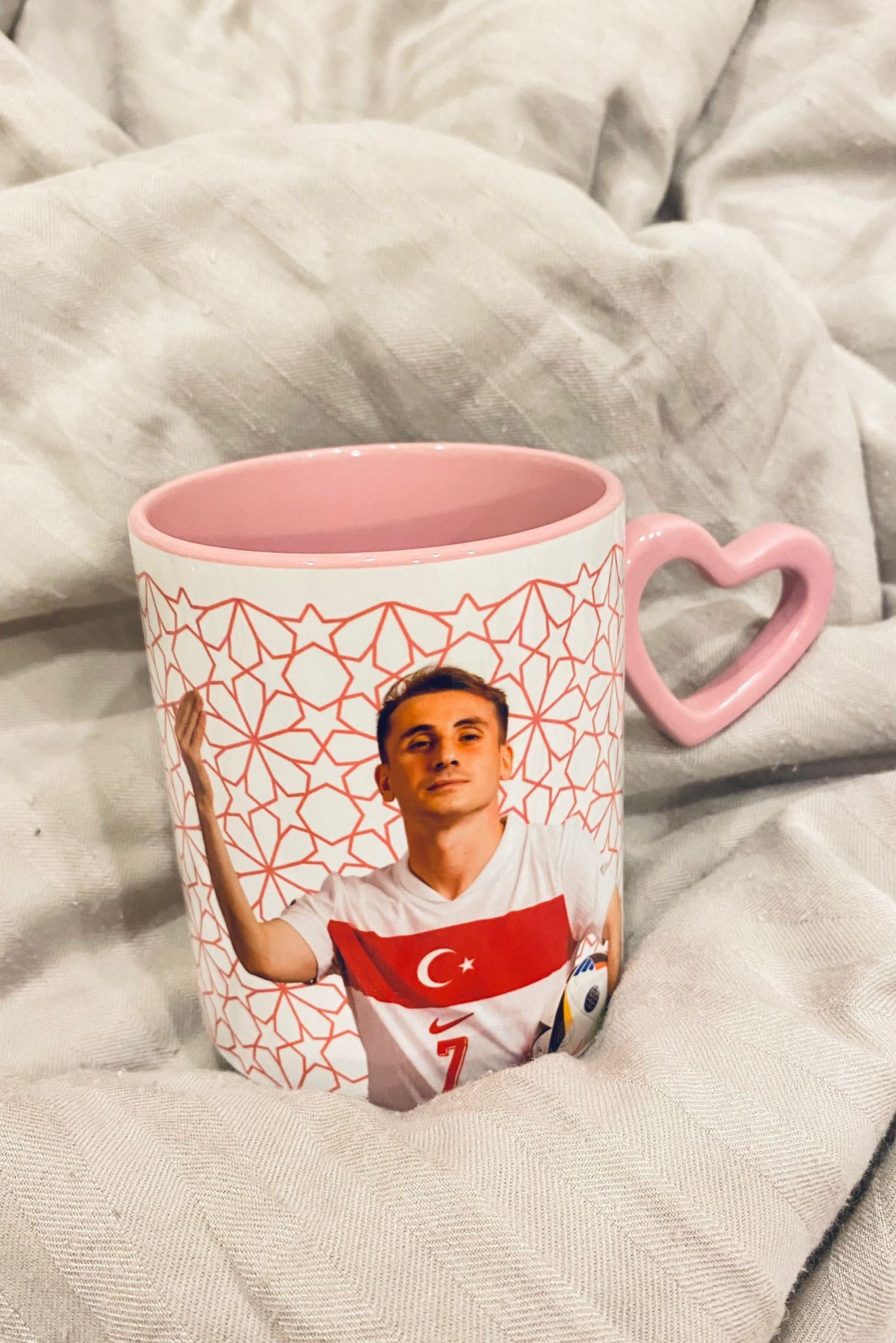 Kerem Aktürkoğlu Kalpli Kulplu Pembe Kupa Bardak #bizimcocuklar