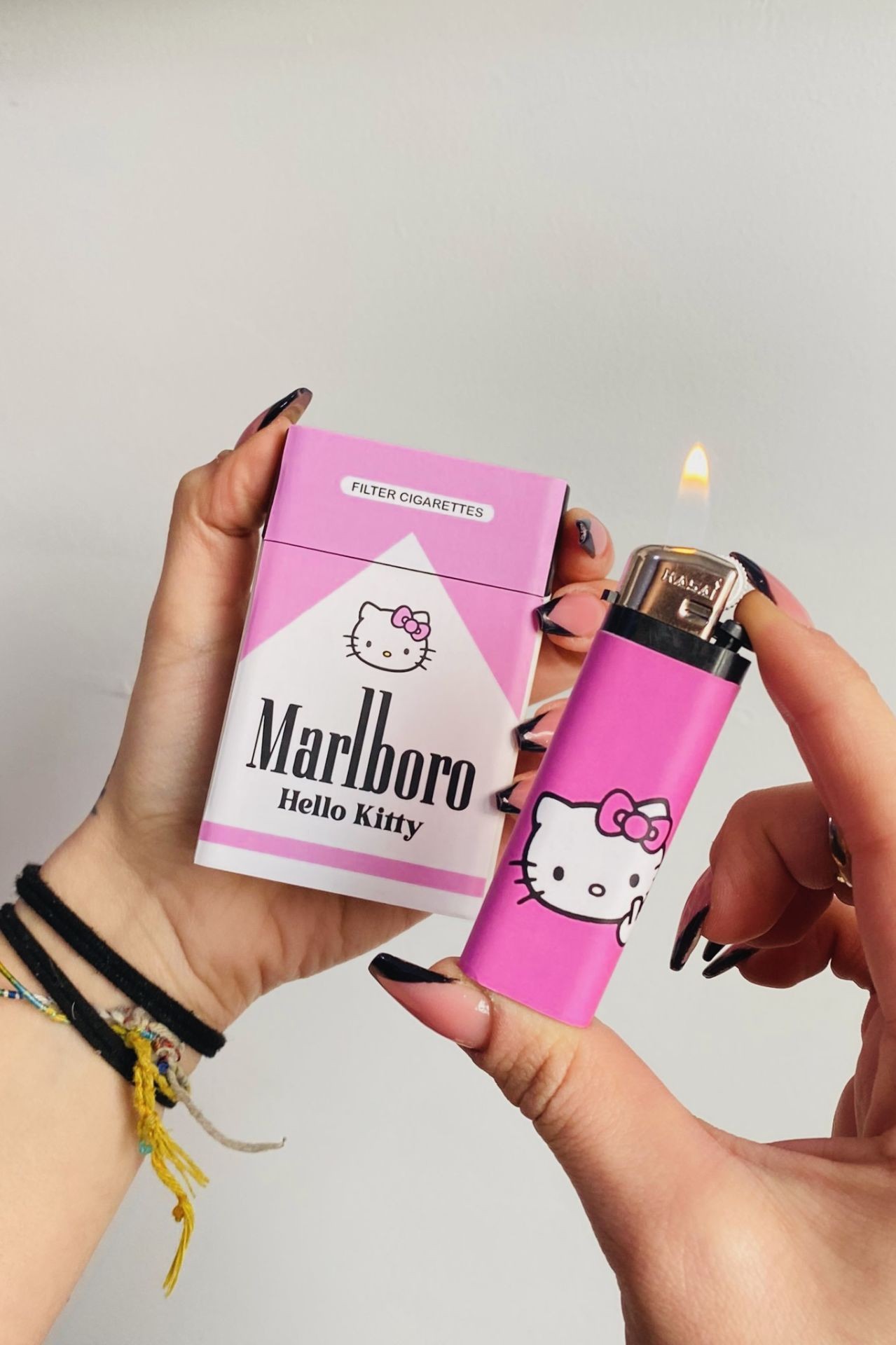 2'li Çakmak - Sigara Tabakası Seti Hello Kitty