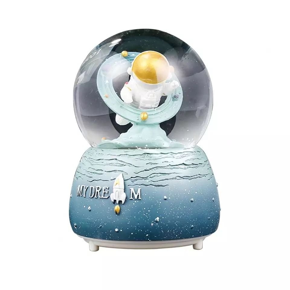 Astronot Işıklı Orta Boy Kar Küresi