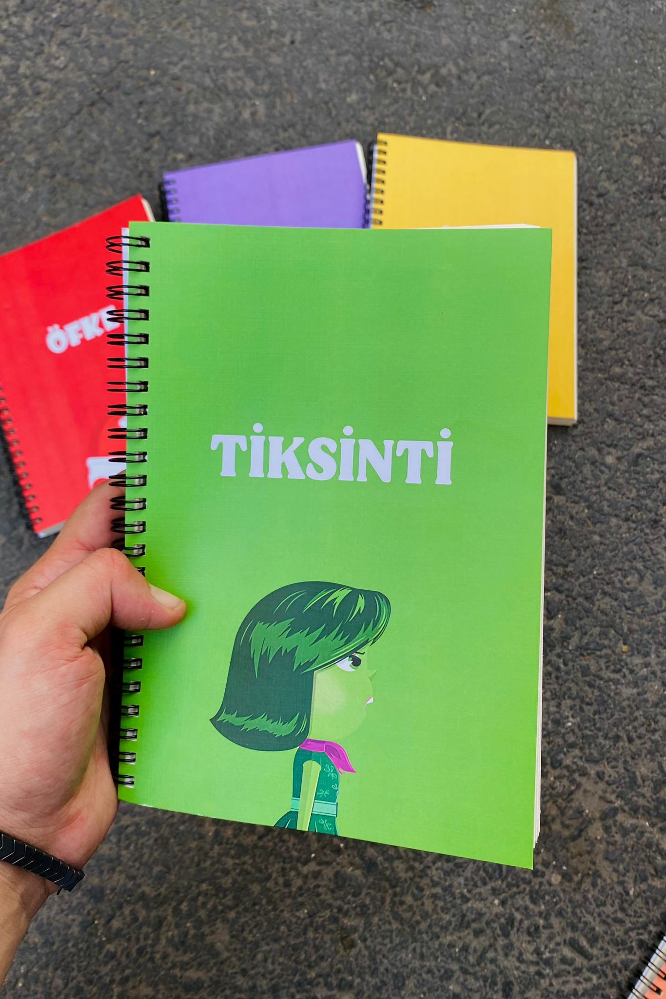 Spiralli A5 Defter Ters Yüz Tiksinti (200 Sayfa)