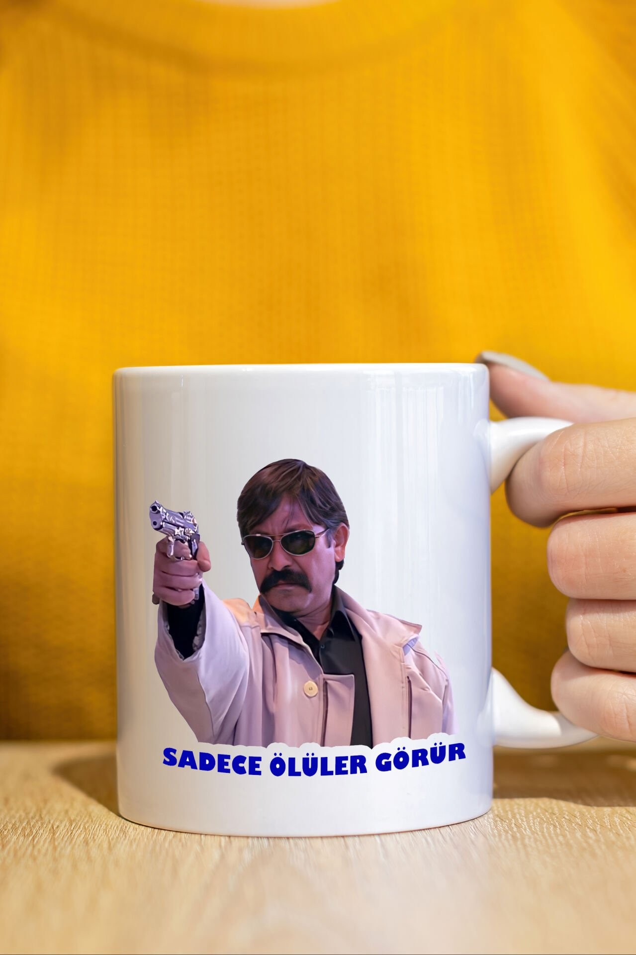 Beyaz Kupa Pala Ölüler Görür