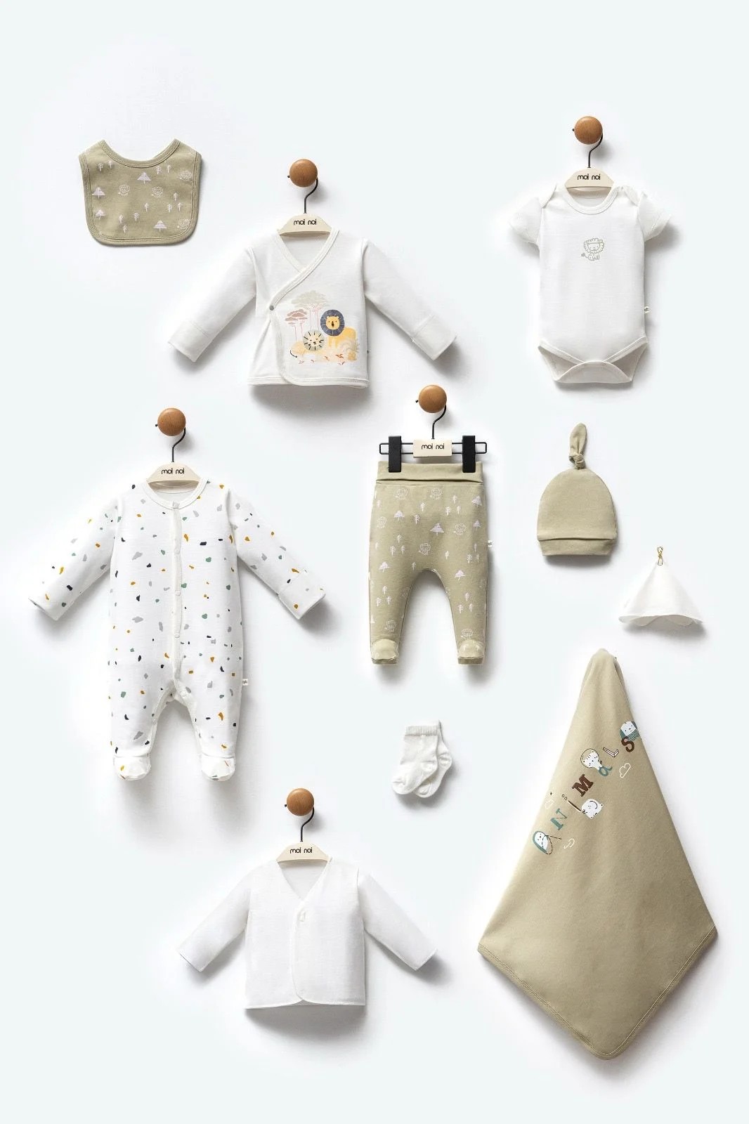 Animal World Newborn Set