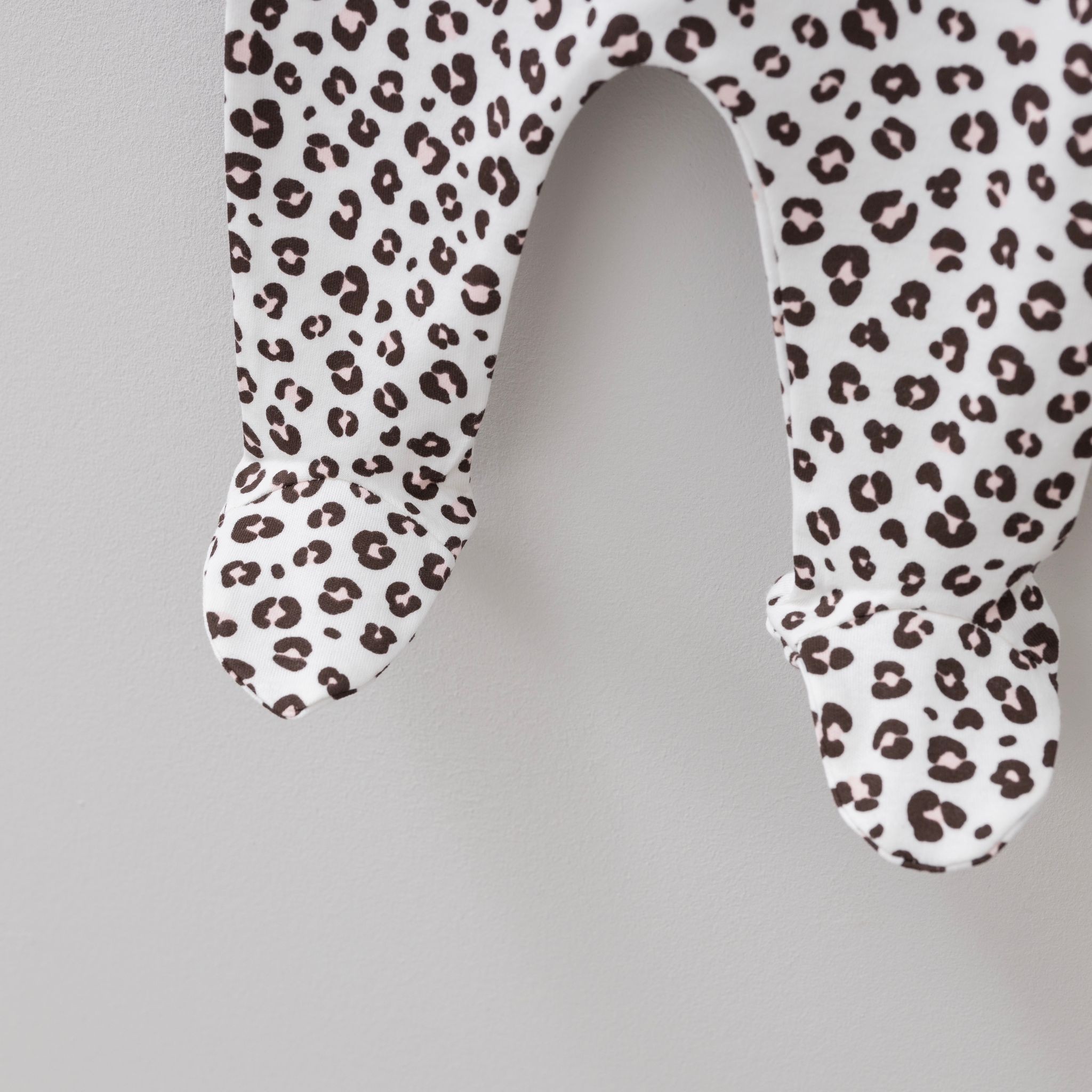Leopard Newborn Set