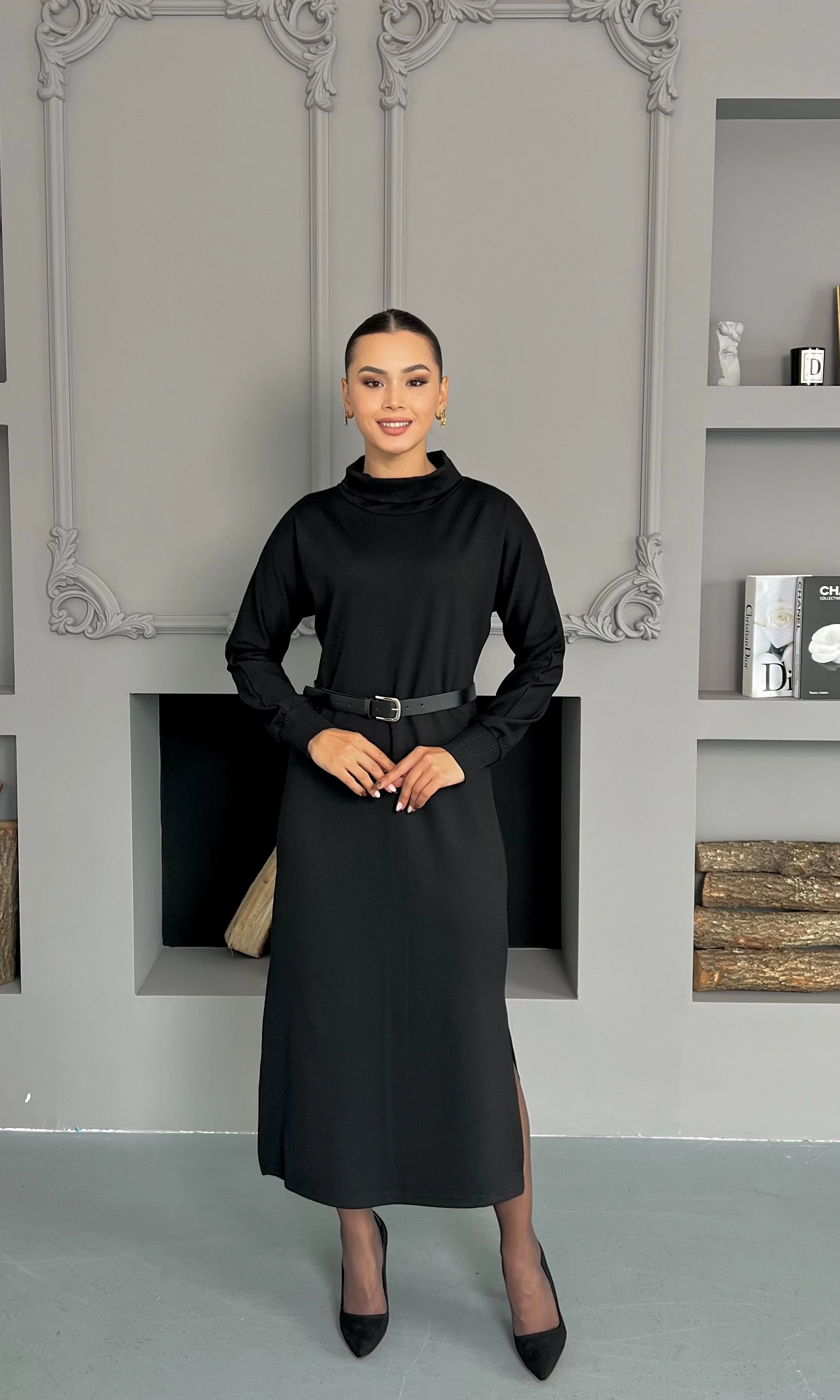 Yırtmaç Detaylı Basıc Elbise - Siyah