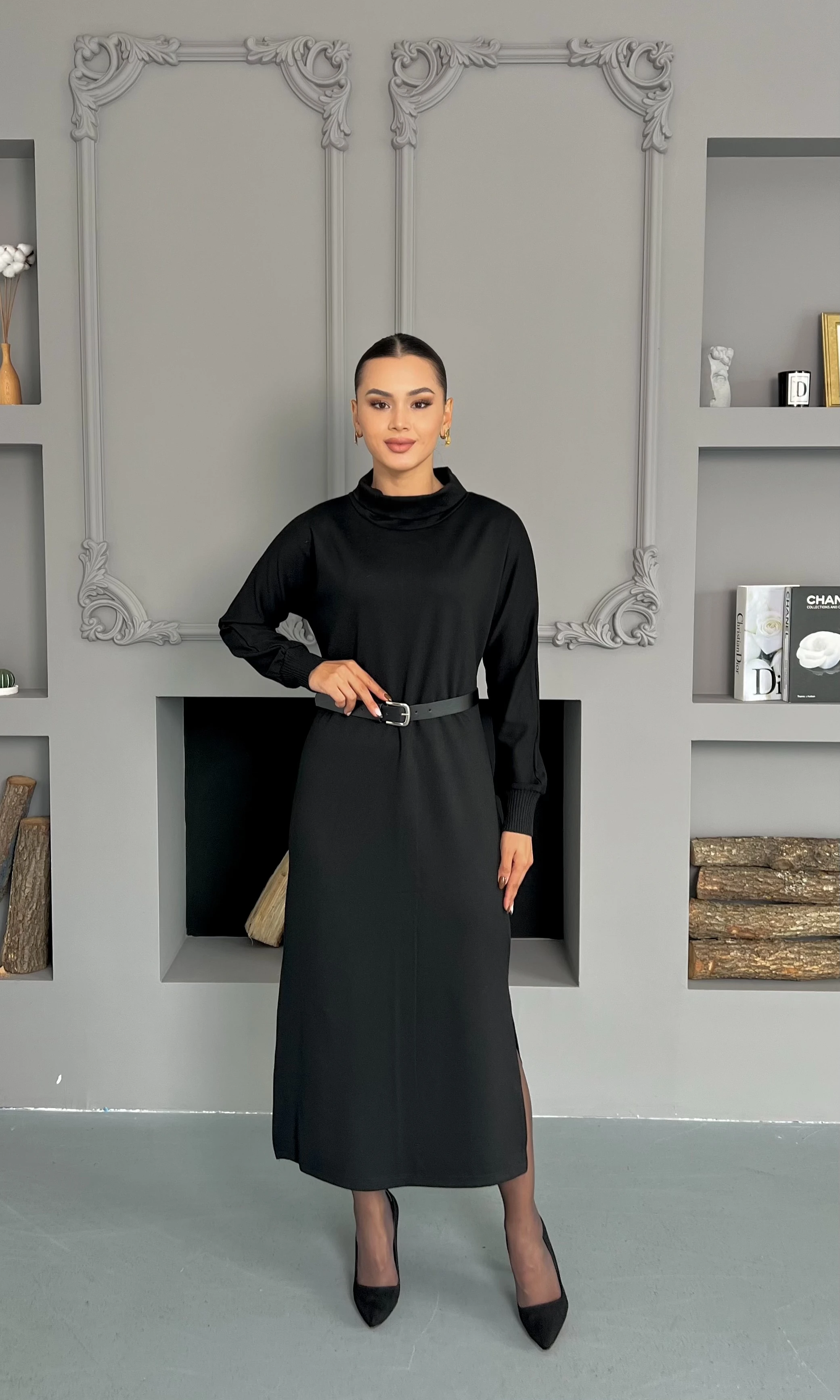 Yırtmaç Detaylı Basıc Elbise - Siyah