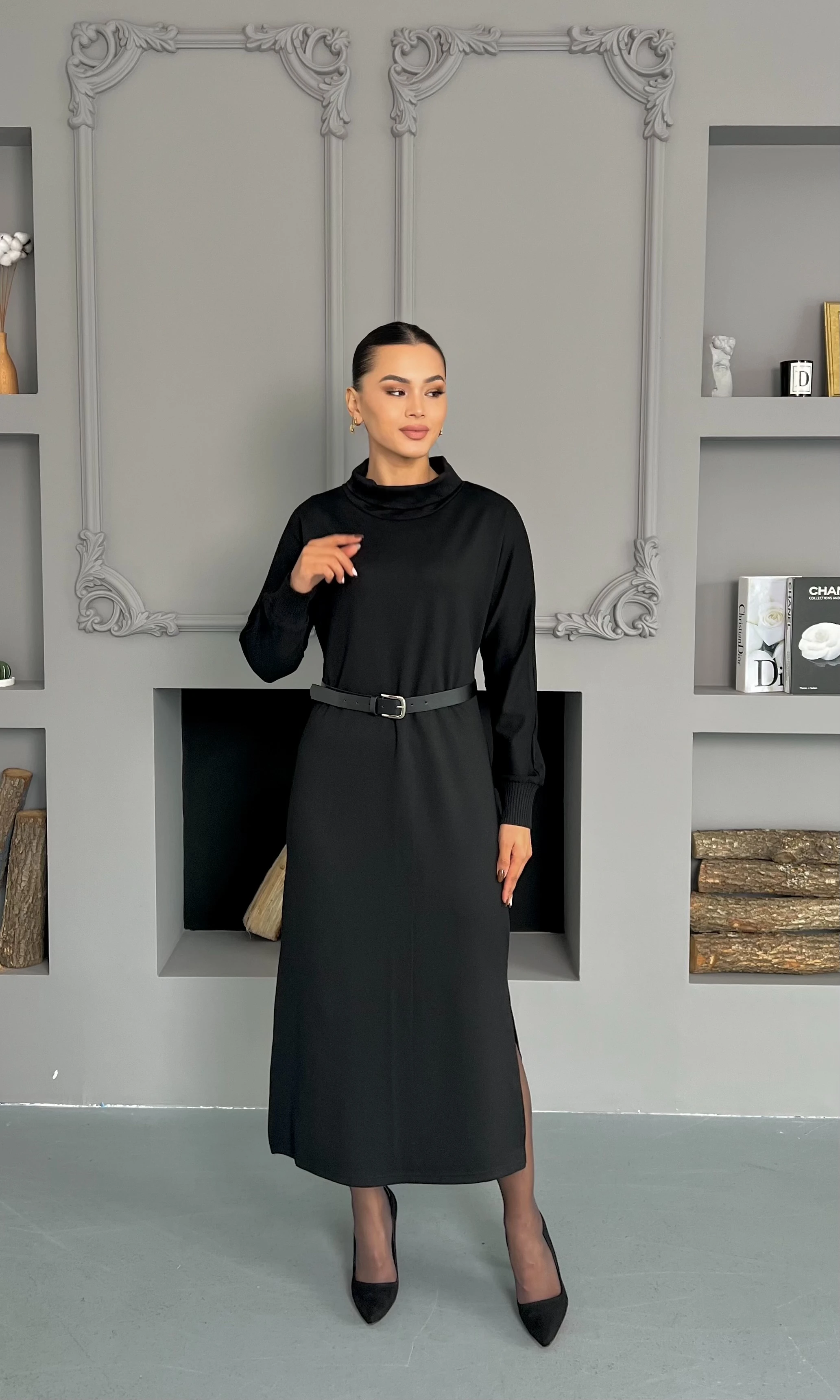 Yırtmaç Detaylı Basıc Elbise - Siyah