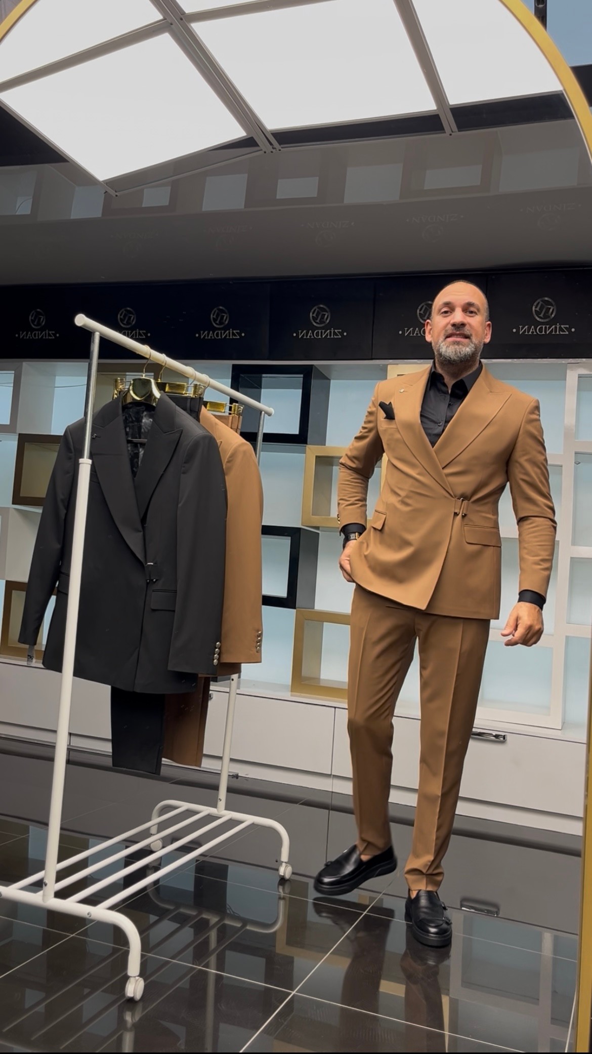 Kanca Detaylı Takım Elbise Cappuccino Renk 
