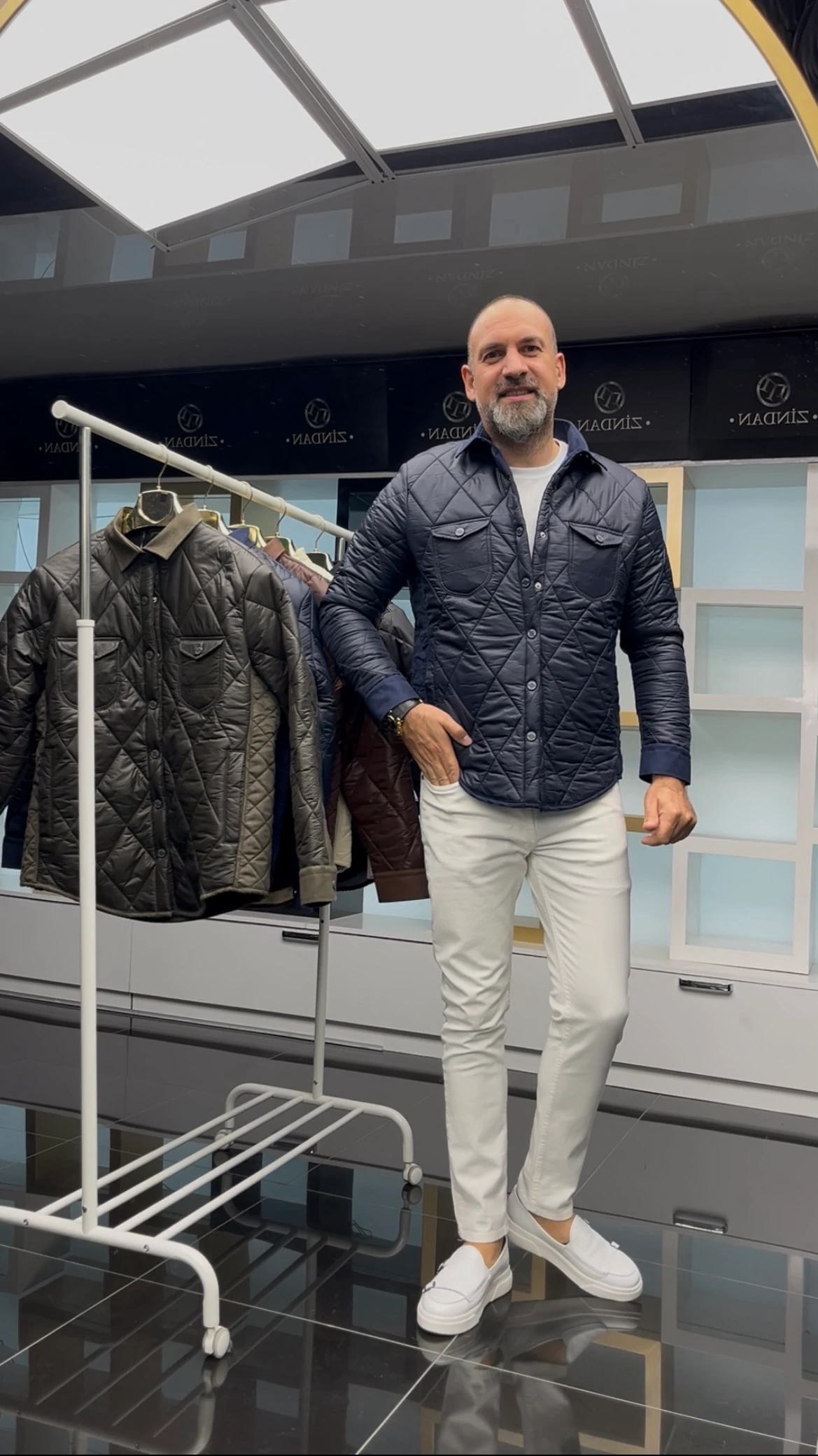 Kapitone Mont Lacivert